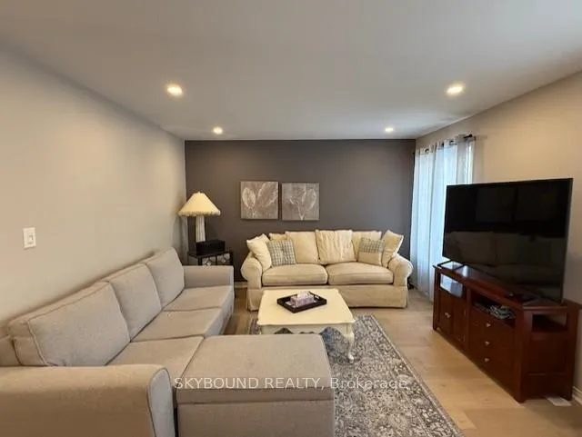 Photo 6 of 35 Lloydminster Avenue, Ajax, Central East — HOMEH