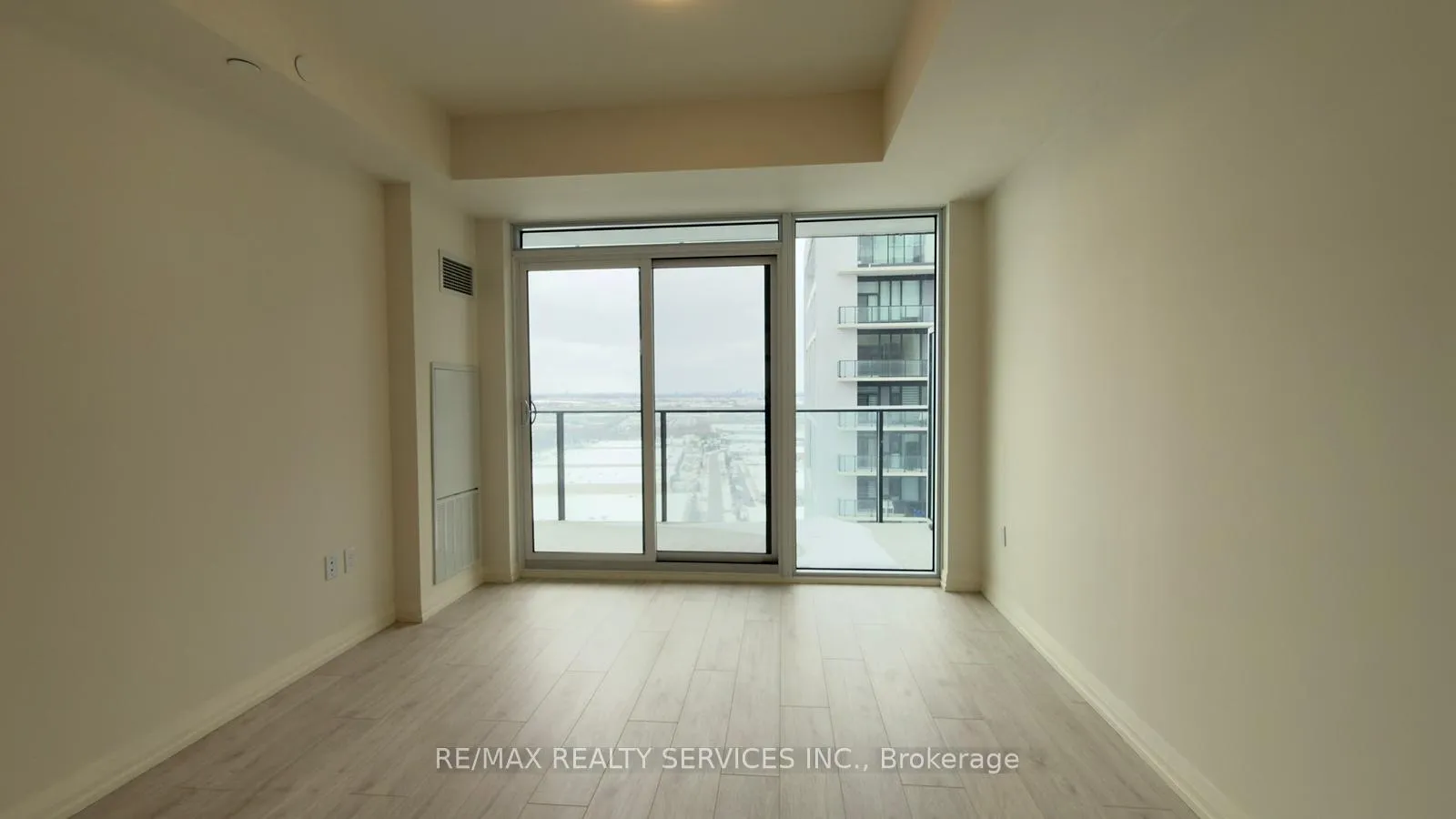 Photo 23 of Unit 2412, 27 Korda Gate, Vaughan, Concord — HOMEH