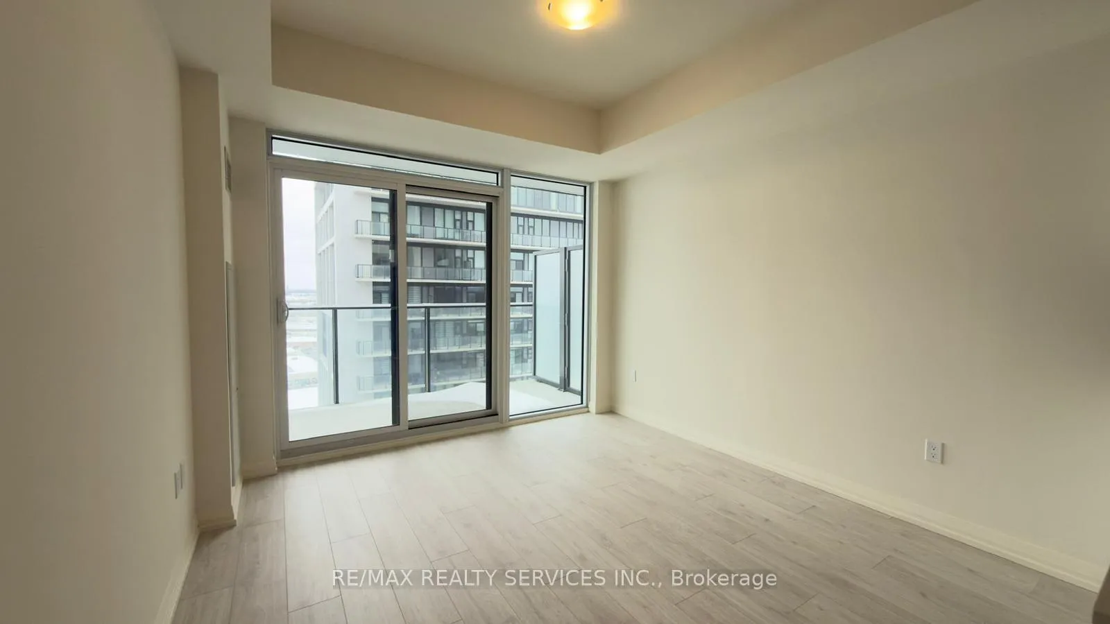 Photo 25 of Unit 2412, 27 Korda Gate, Vaughan, Concord — HOMEH