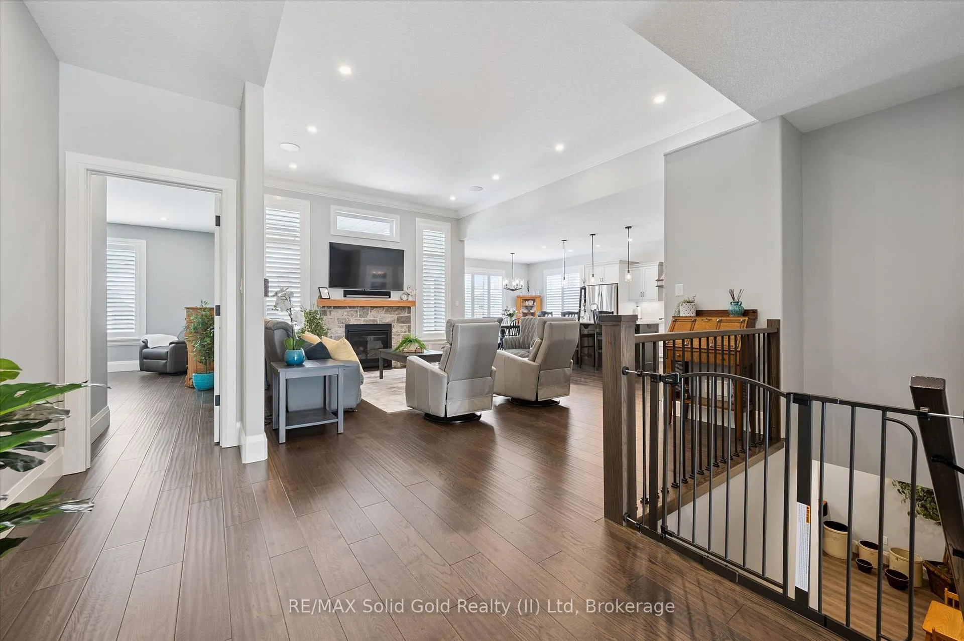 Photo 10 of 120 Village Road, Wellesley — HOMEH