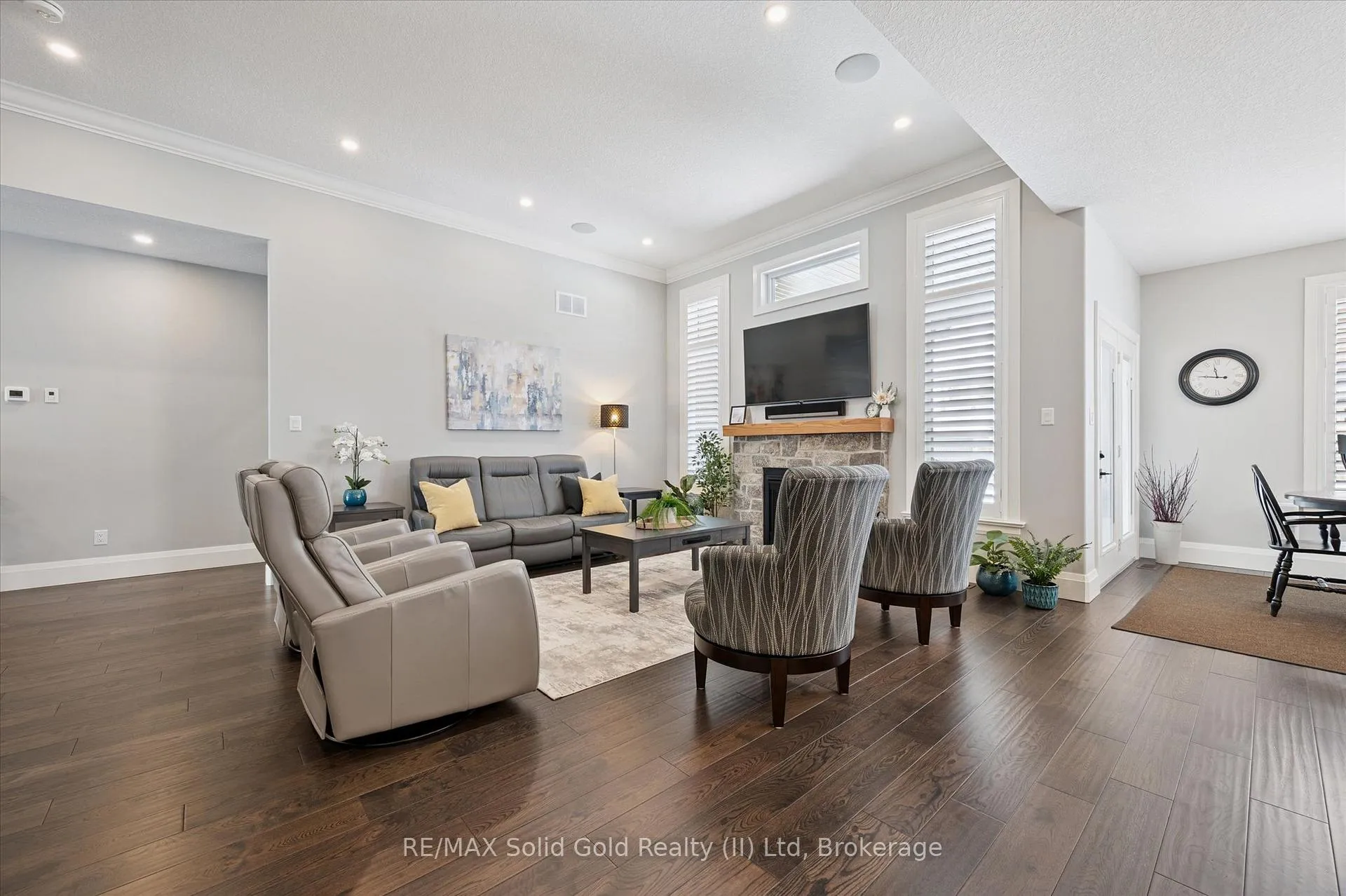 Photo 11 of 120 Village Road, Wellesley — HOMEH