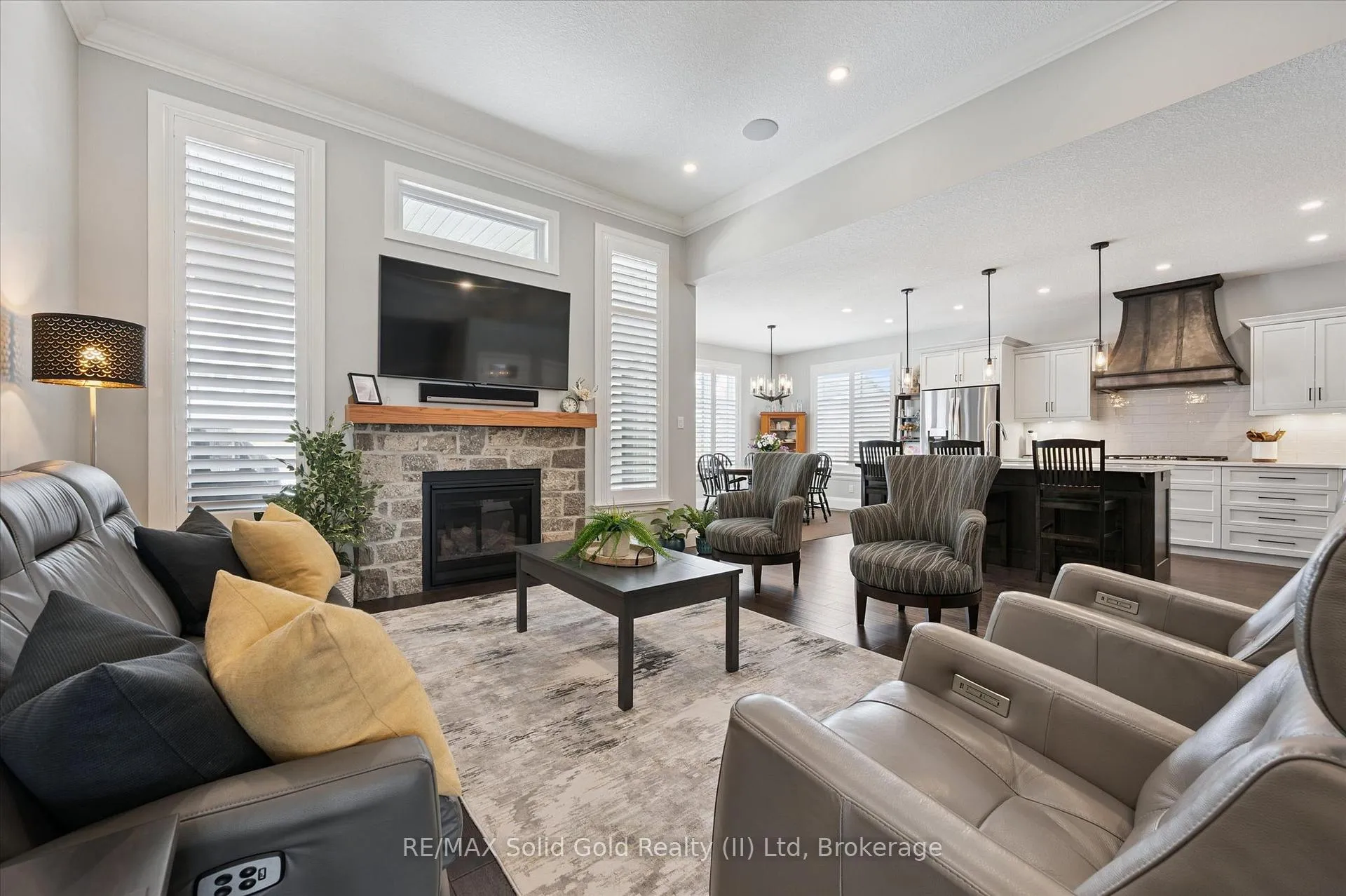 Photo 12 of 120 Village Road, Wellesley — HOMEH