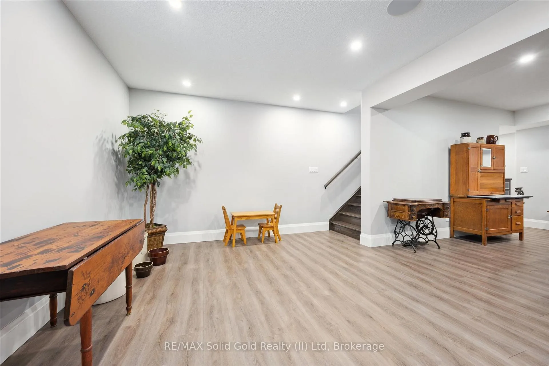 Photo 27 of 120 Village Road, Wellesley — HOMEH