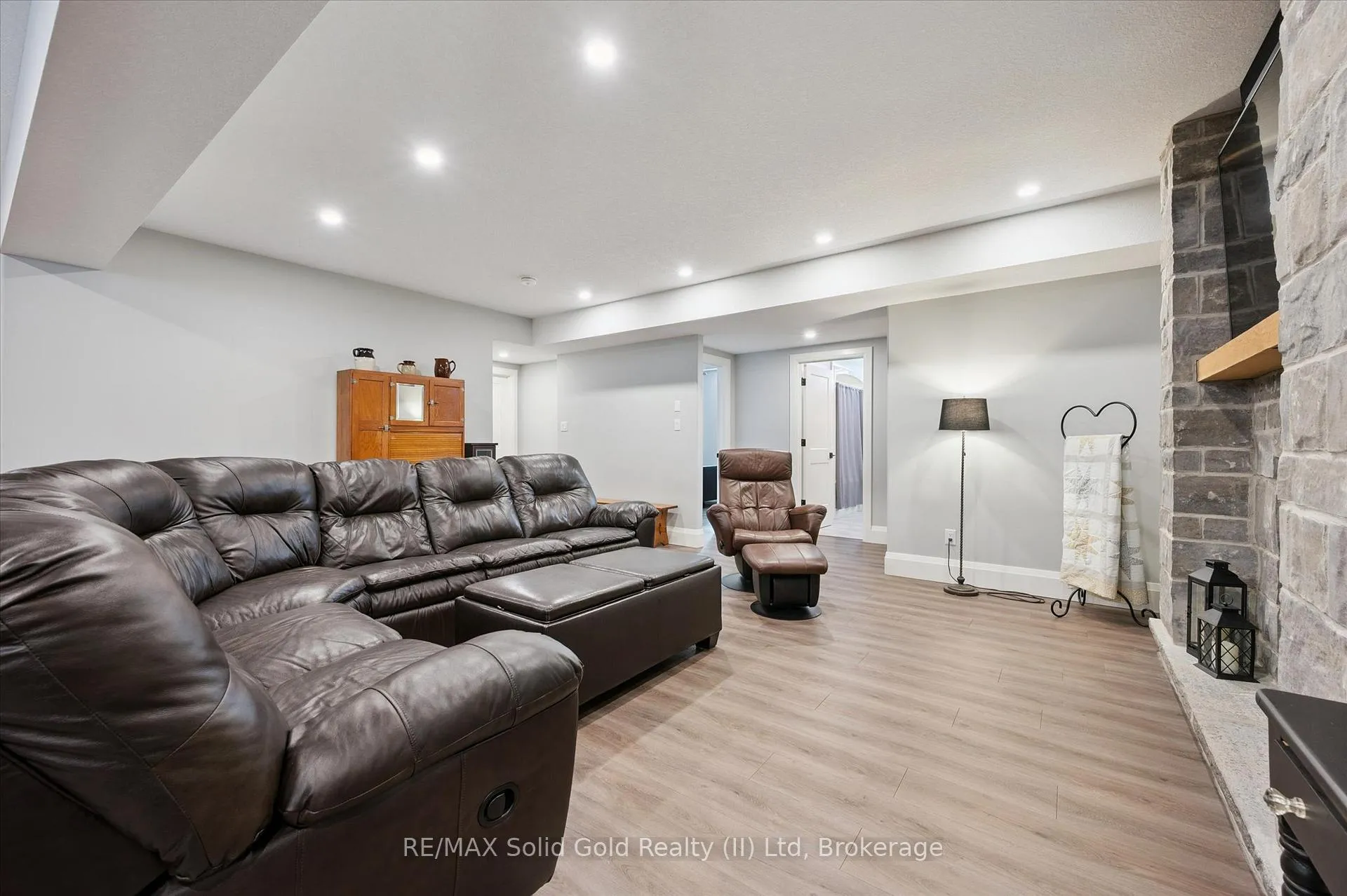 Photo 30 of 120 Village Road, Wellesley — HOMEH