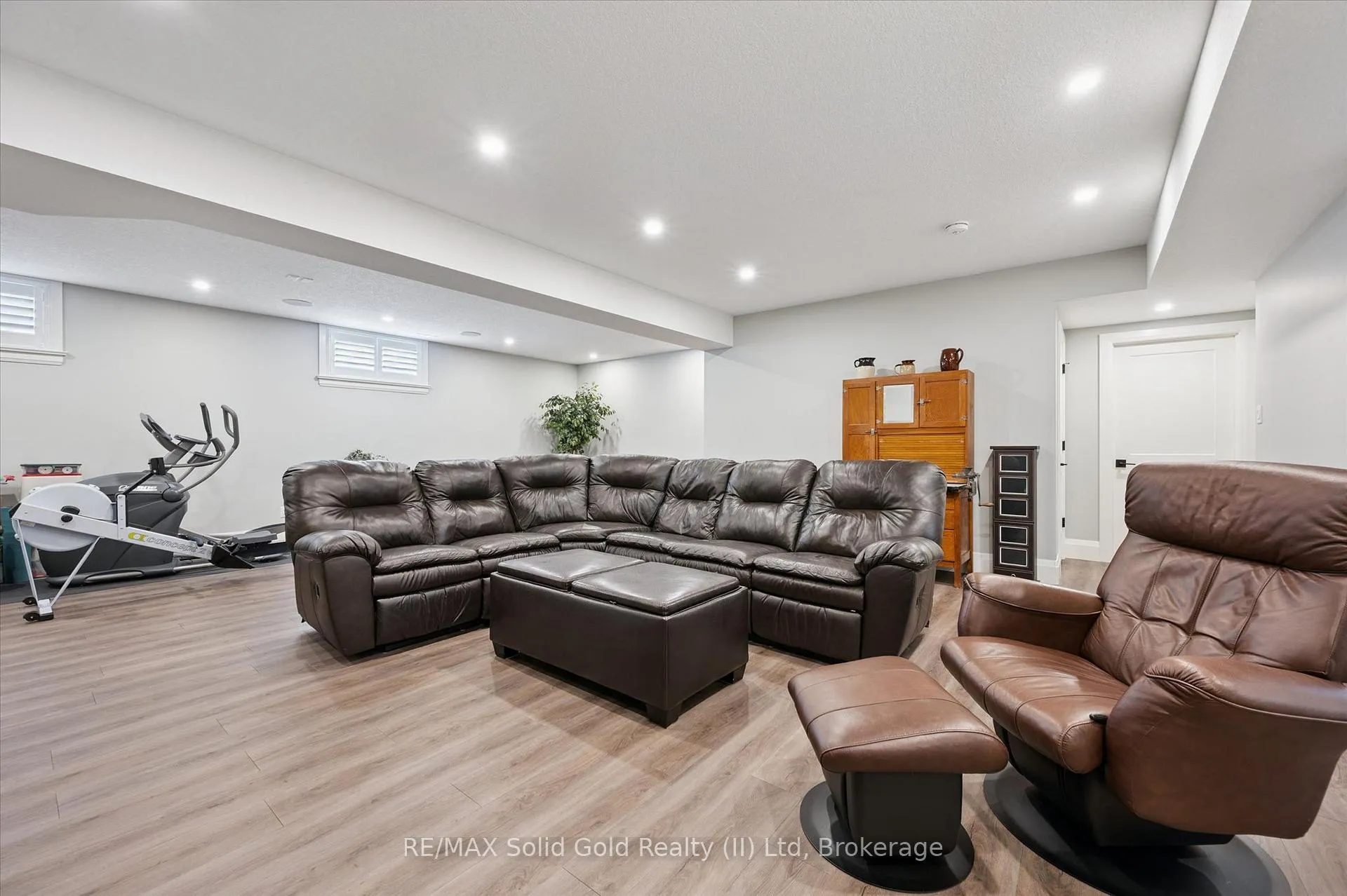 Photo 31 of 120 Village Road, Wellesley — HOMEH