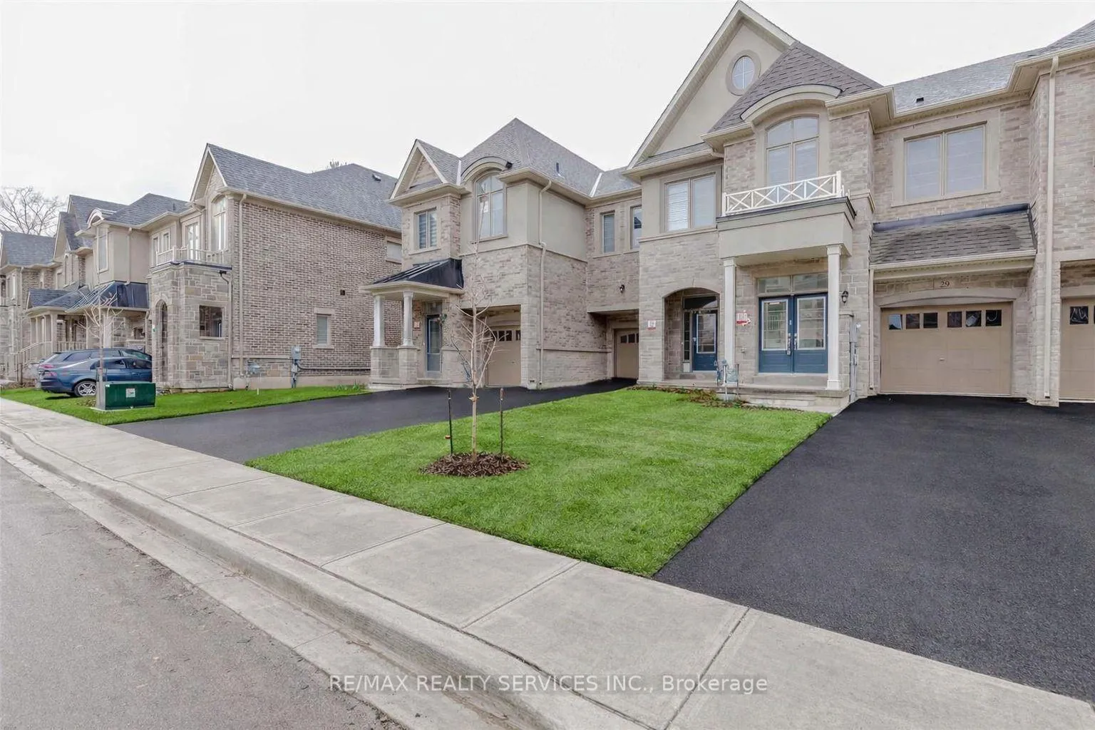 Front of 29 Summerbeam Way