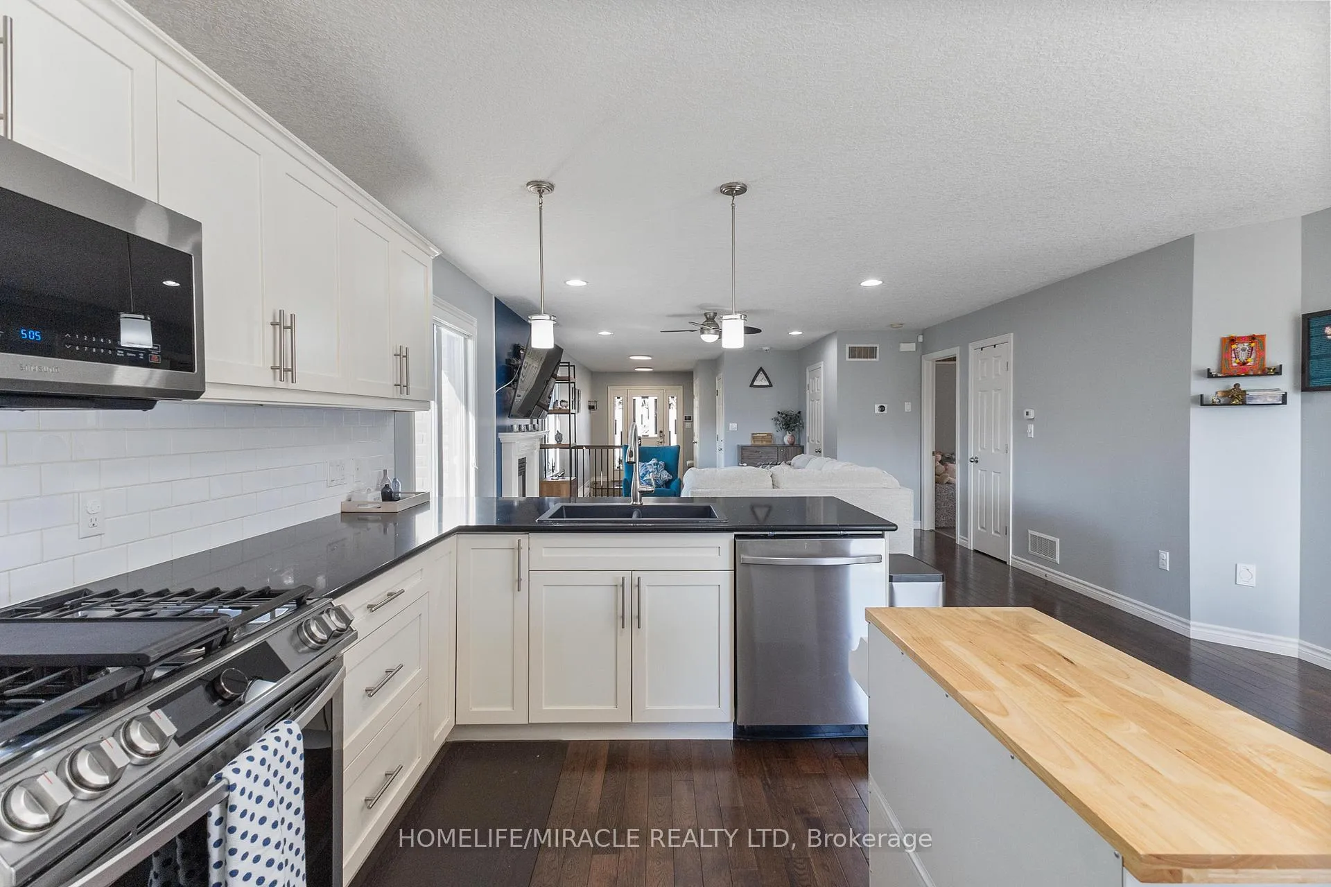 Photo 7 of Unit 2, 70 Tanoak Drive, London, North E — HOMEH
