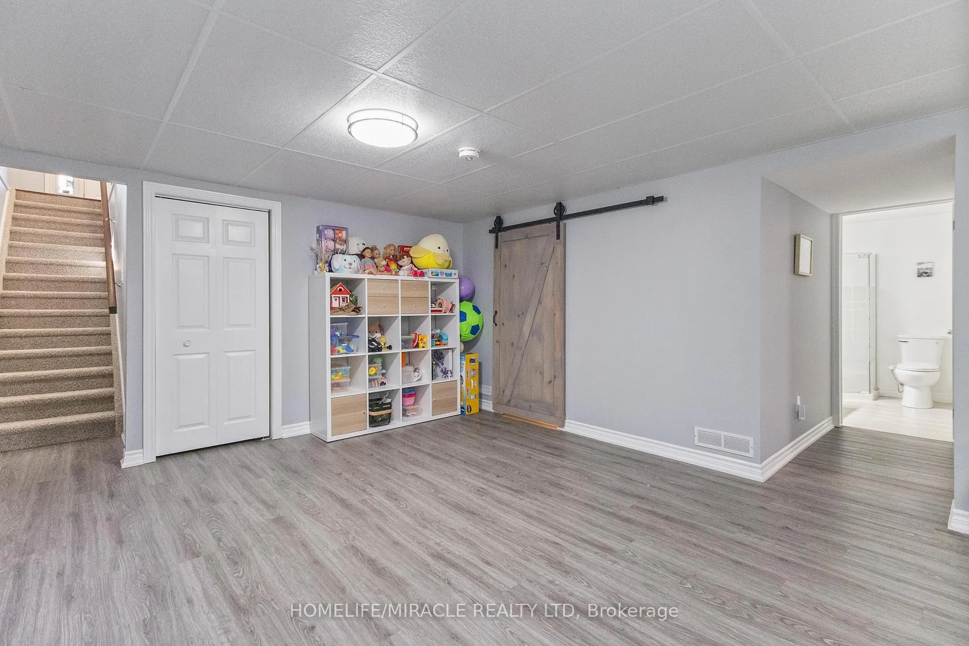 Photo 33 of Unit 2, 70 Tanoak Drive, London, North E — HOMEH