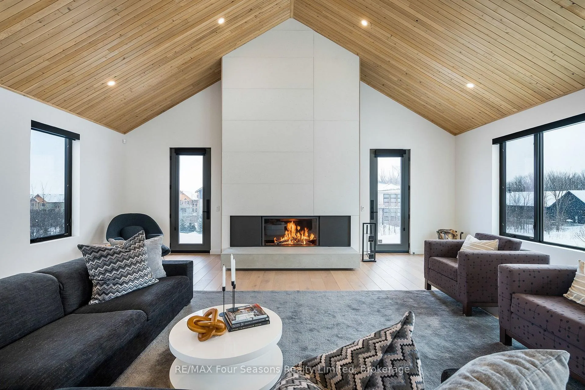 Photo 6 of 126 Courchevel Crescent, Blue Mountains — HOMEH