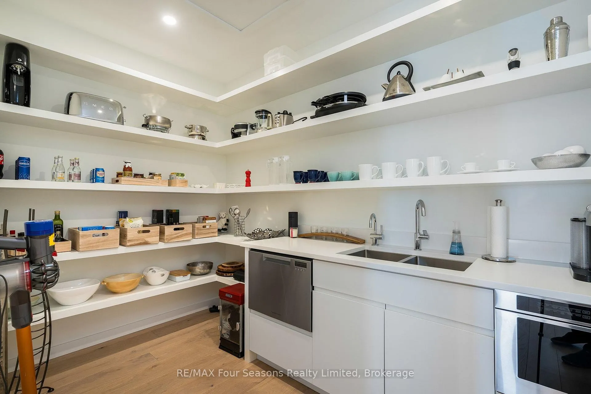 Photo 16 of 126 Courchevel Crescent, Blue Mountains — HOMEH