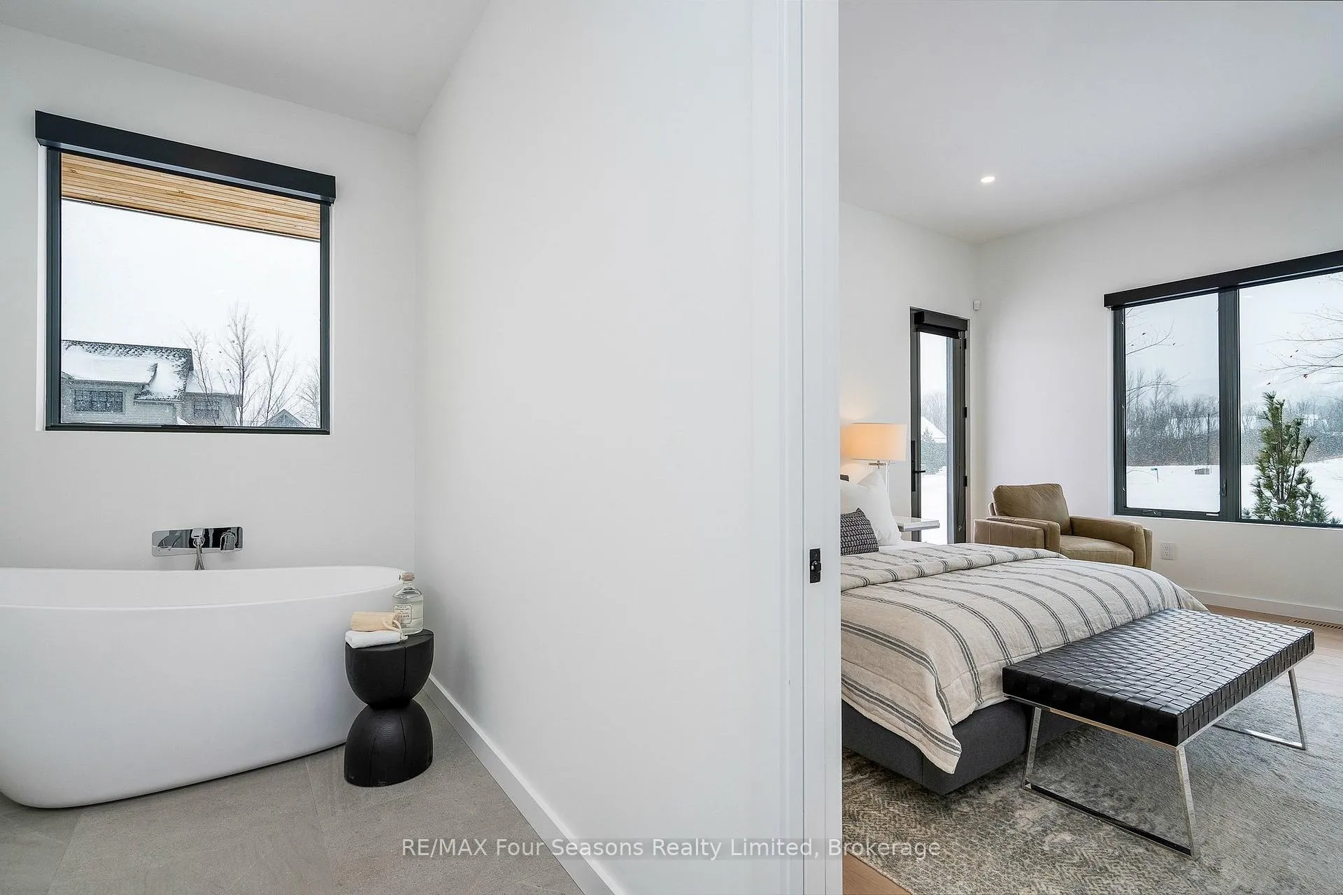 Photo 20 of 126 Courchevel Crescent, Blue Mountains — HOMEH