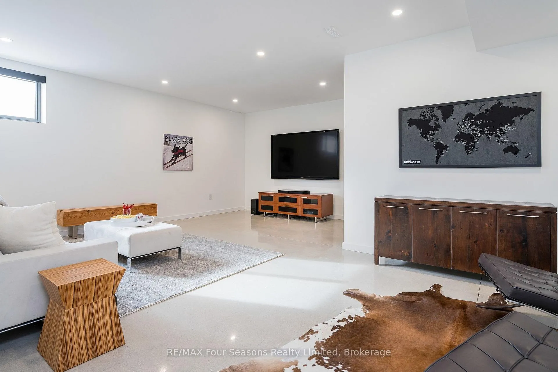 Photo 27 of 126 Courchevel Crescent, Blue Mountains — HOMEH