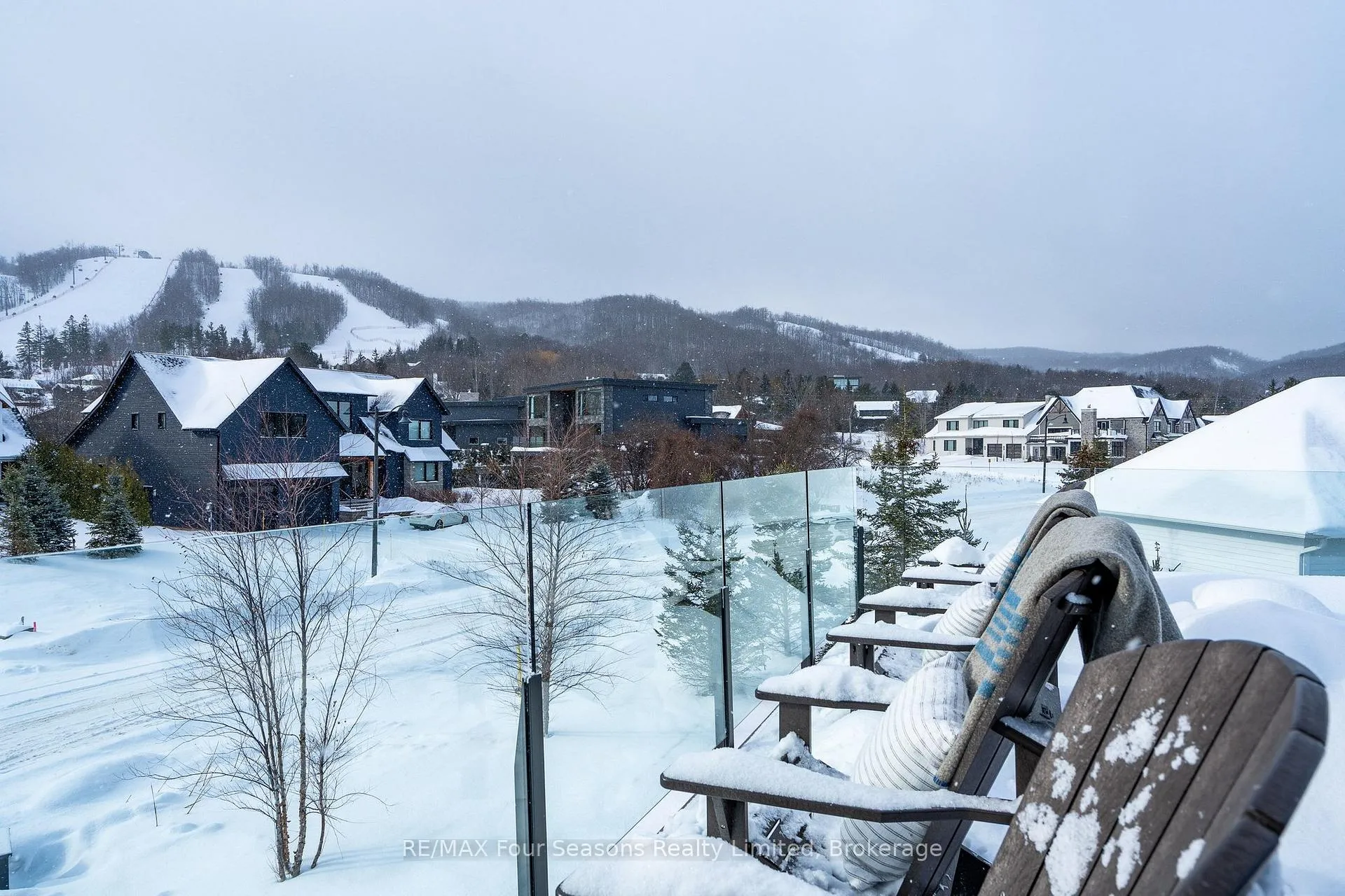 Photo 33 of 126 Courchevel Crescent, Blue Mountains — HOMEH