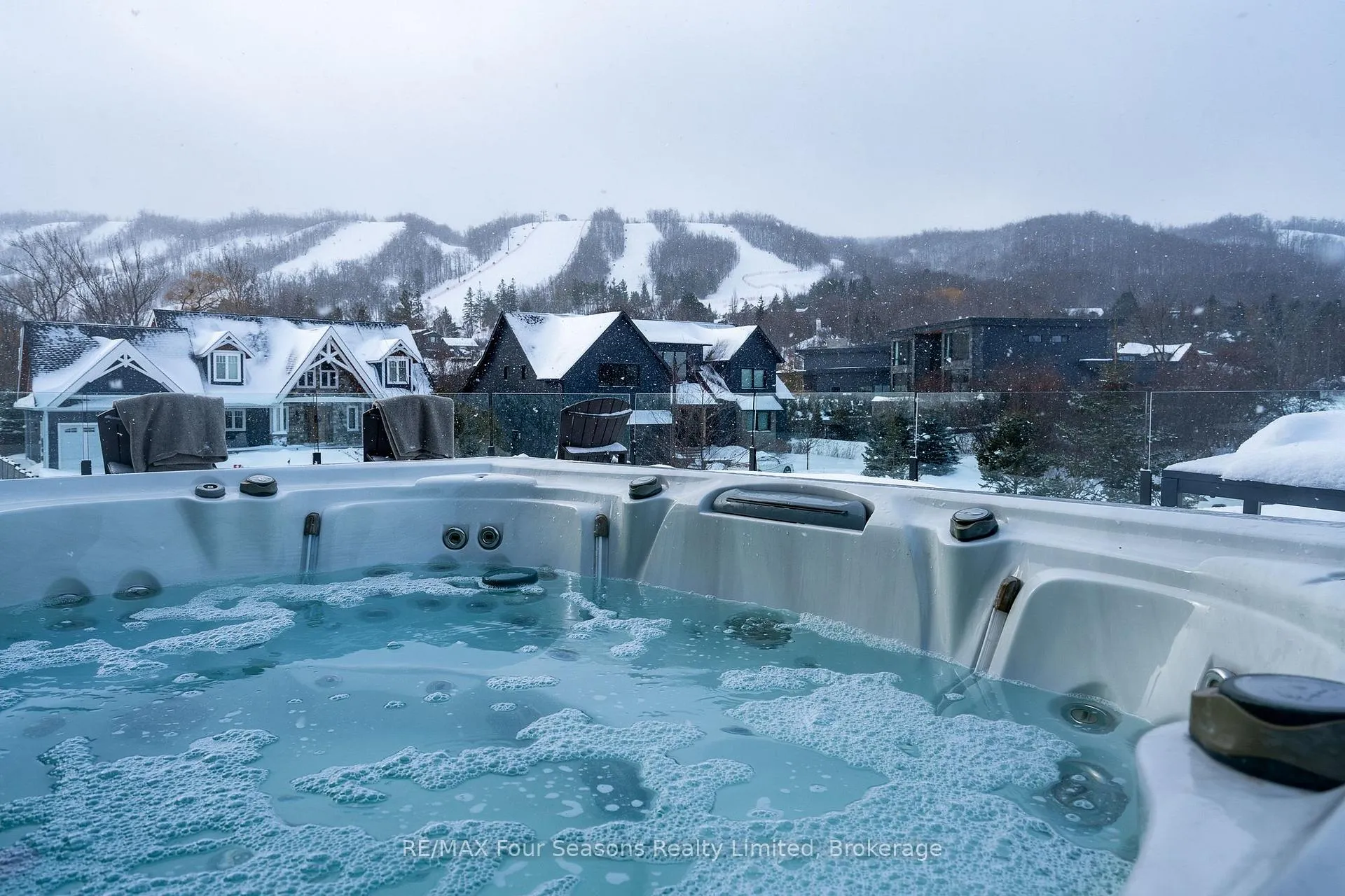 Photo 34 of 126 Courchevel Crescent, Blue Mountains — HOMEH