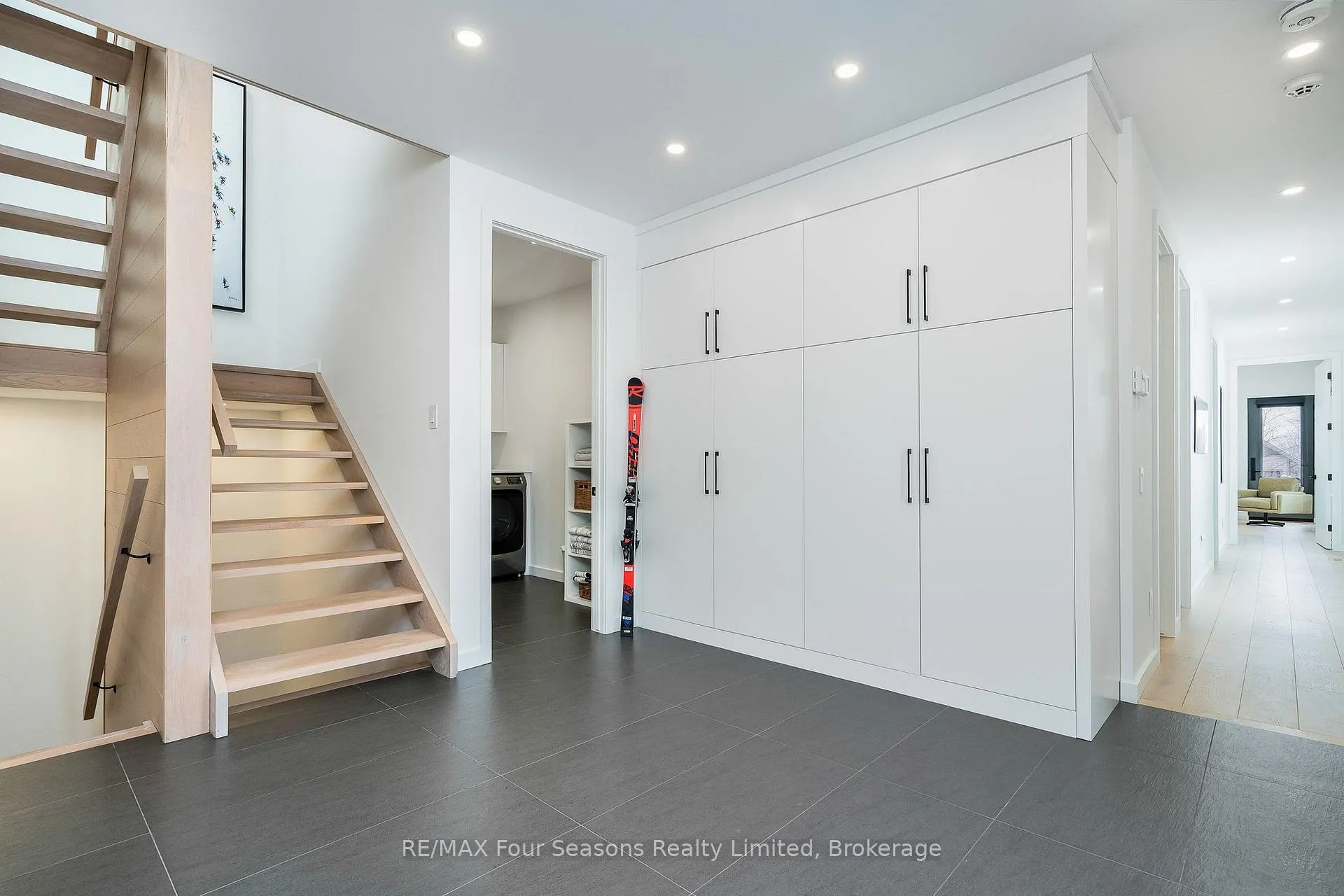 Photo 35 of 126 Courchevel Crescent, Blue Mountains — HOMEH
