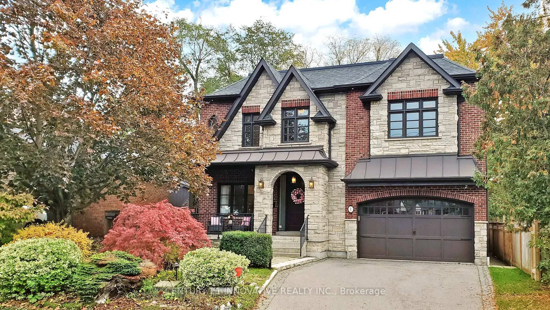 Front of 1 Dustan Crescent