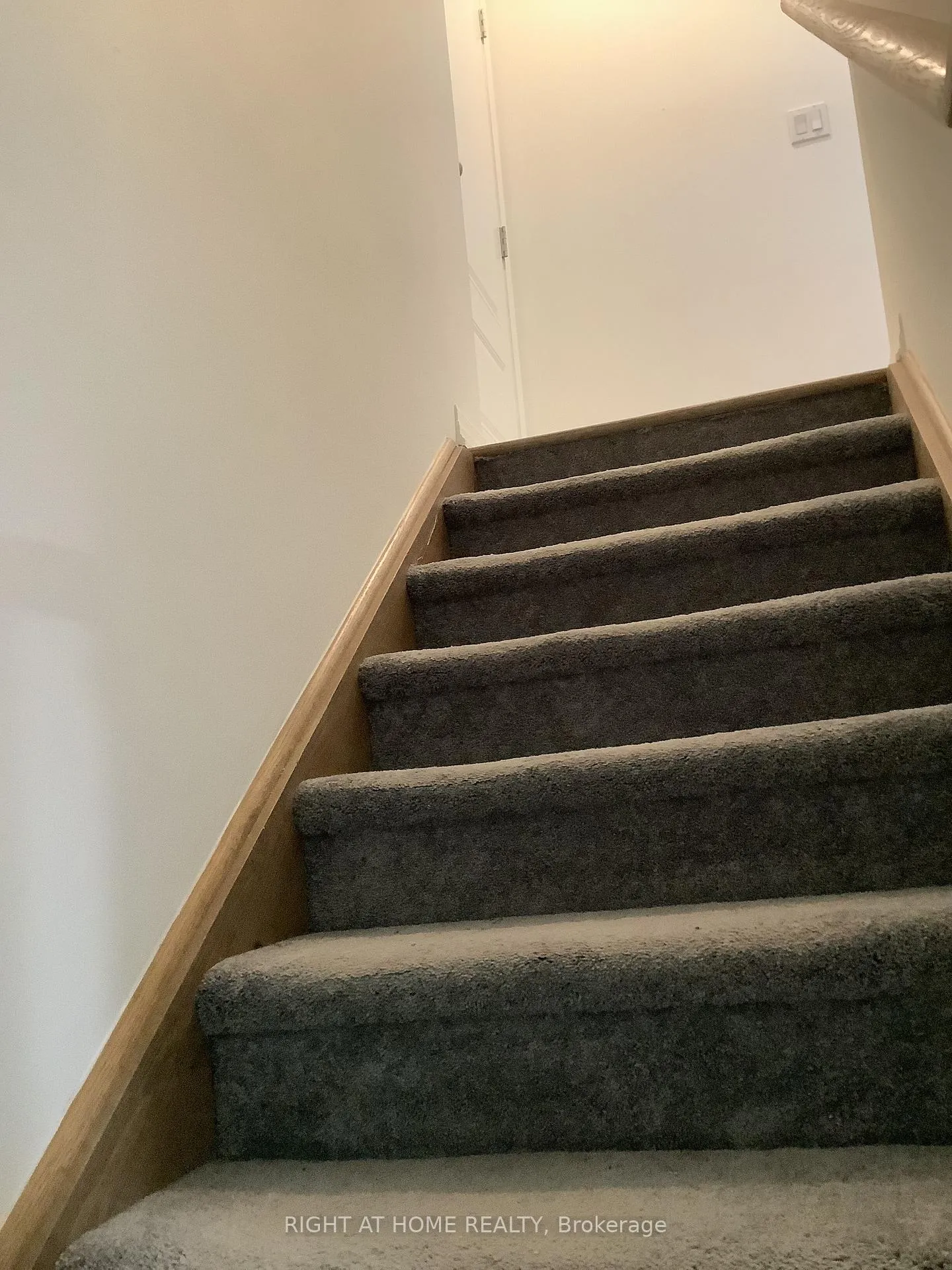 Photo 3 of Unit Basement, 14 Connell Drive, Georgina, Keswick North — HOMEH