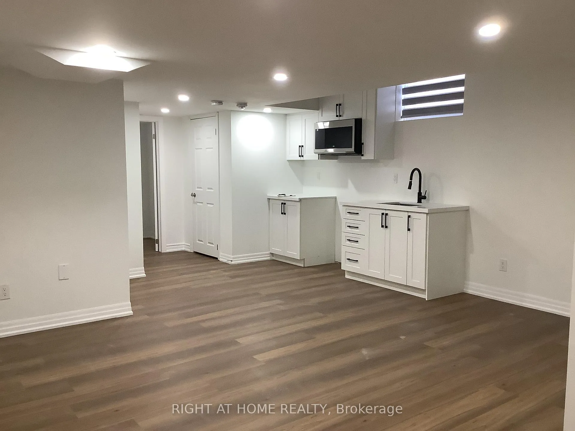 Photo 6 of Unit Basement, 14 Connell Drive, Georgina, Keswick North — HOMEH