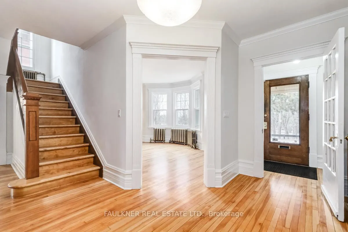 Photo 4 of 724 Echo Drive, Ottawa, Old Ottawa South — HOMEH