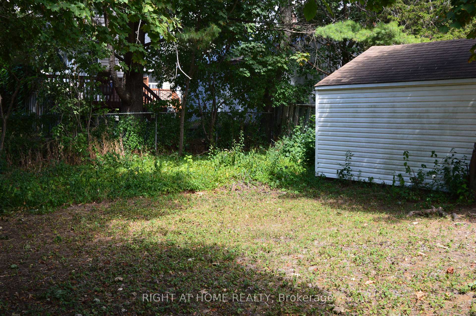 Photo 3 of 1241 Collins Avenue, Ottawa, Ridgemont — HOMEH