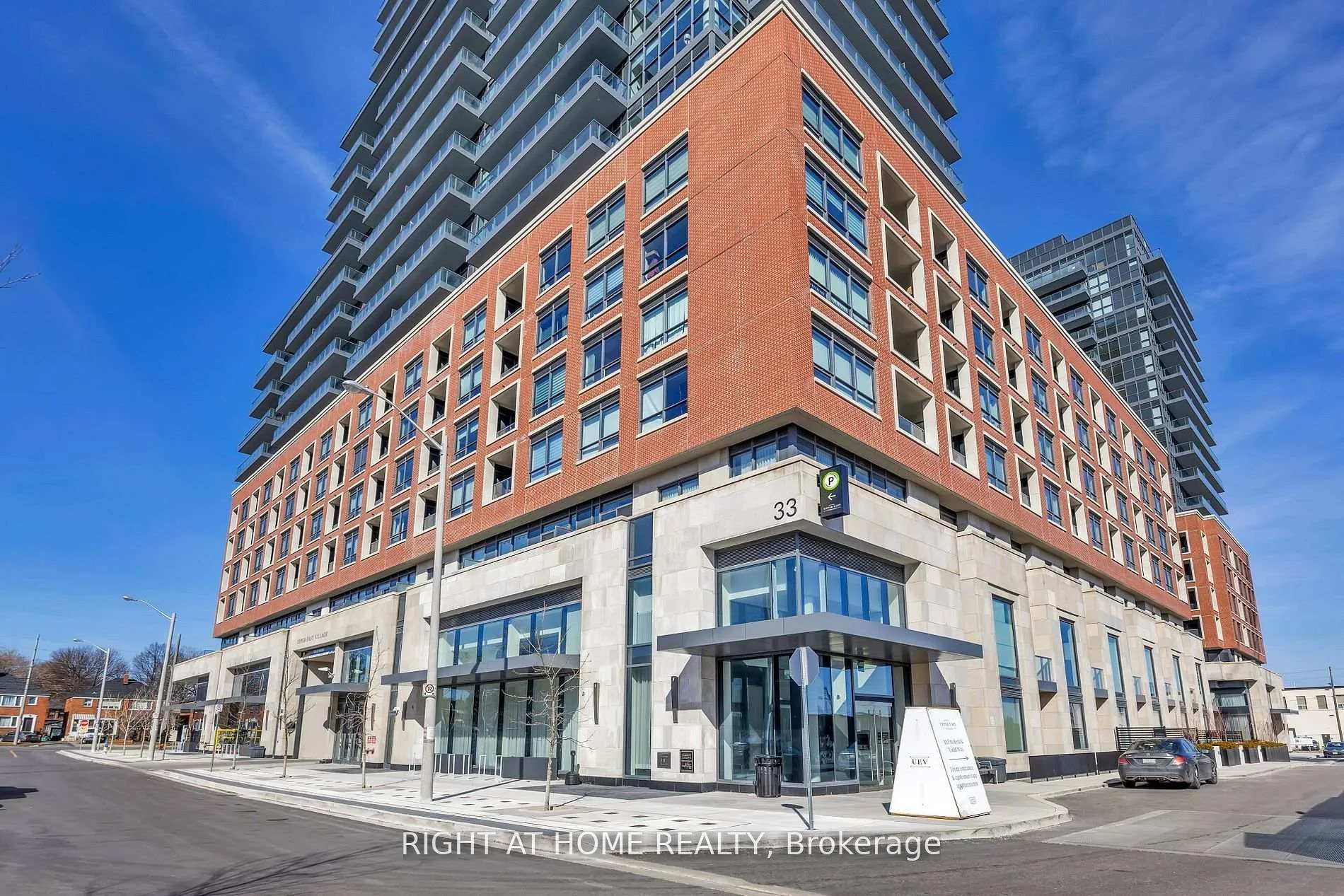 Photo 2 of Unit 812, 33 Frederick Todd Way, Toronto, Thorncliffe Park — HOMEH