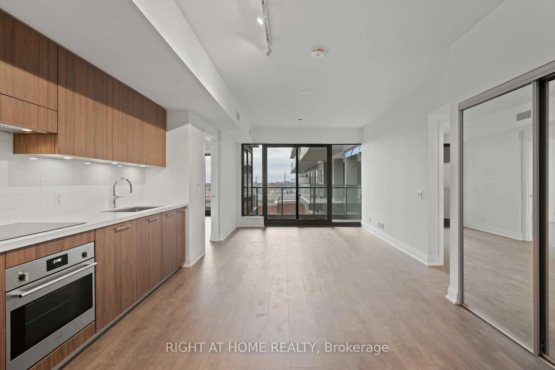 Photo 4 of Unit 812, 33 Frederick Todd Way, Toronto, Thorncliffe Park — HOMEH