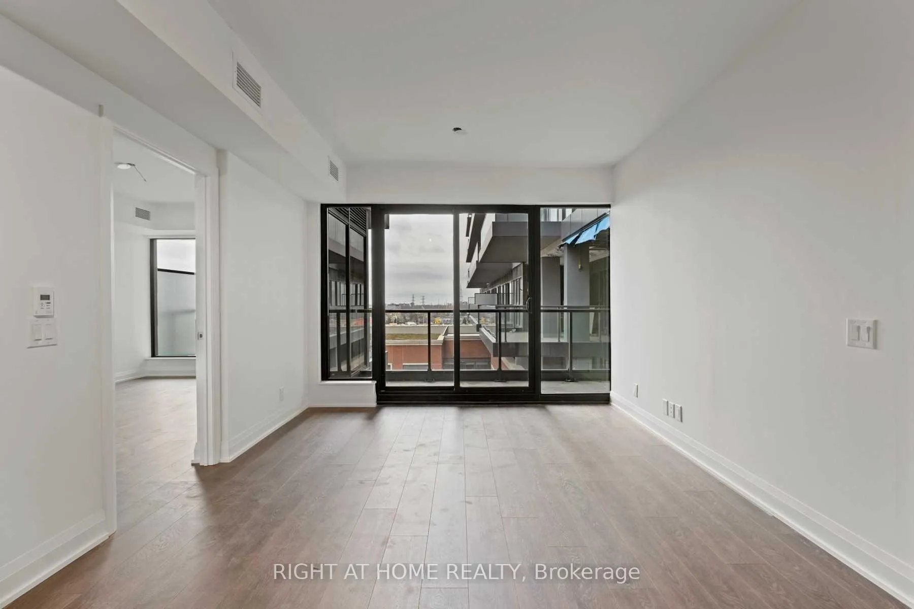 Photo 5 of Unit 812, 33 Frederick Todd Way, Toronto, Thorncliffe Park — HOMEH
