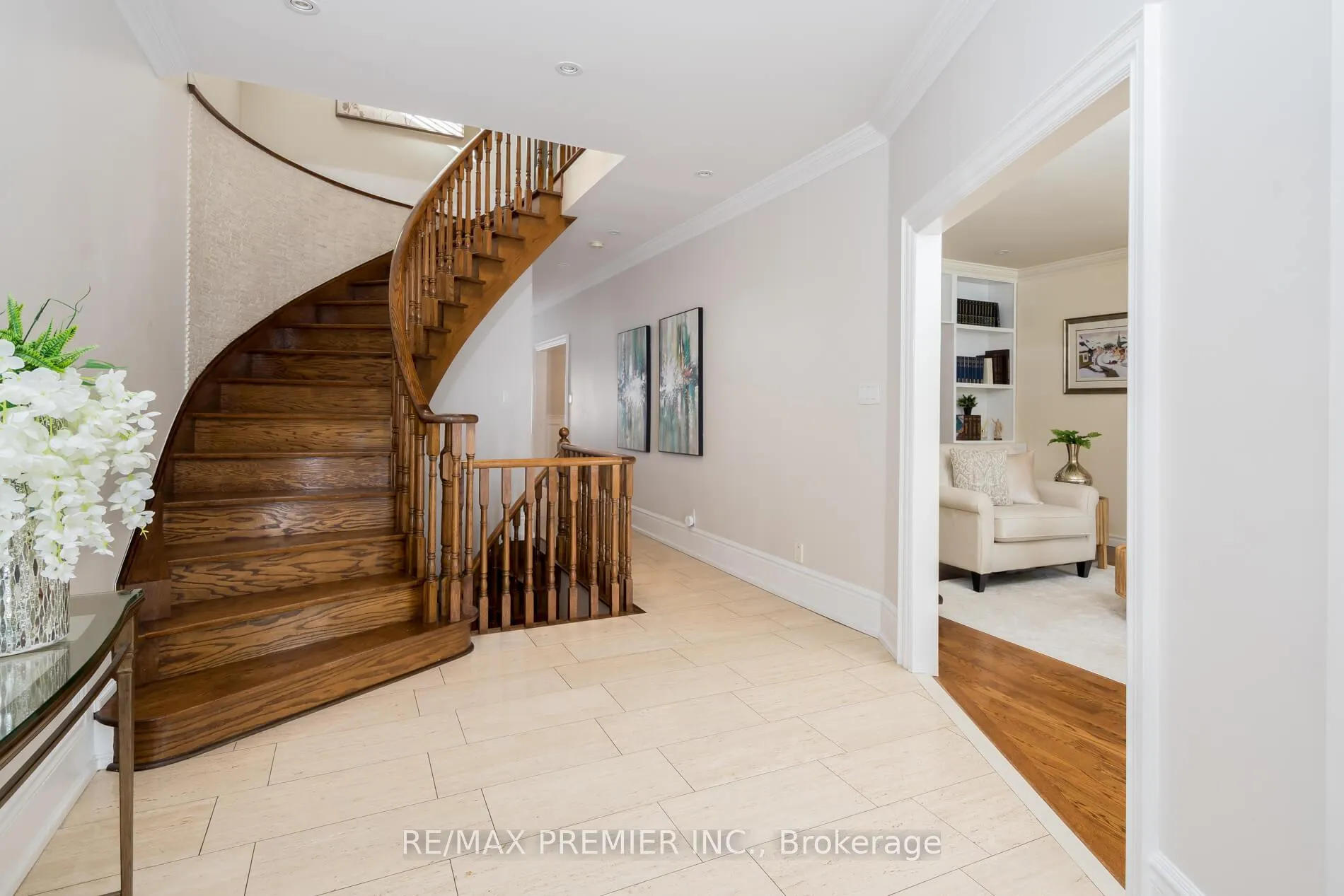 Photo 4 of 128 Clarence Street, Vaughan, West Woodbridge — HOMEH