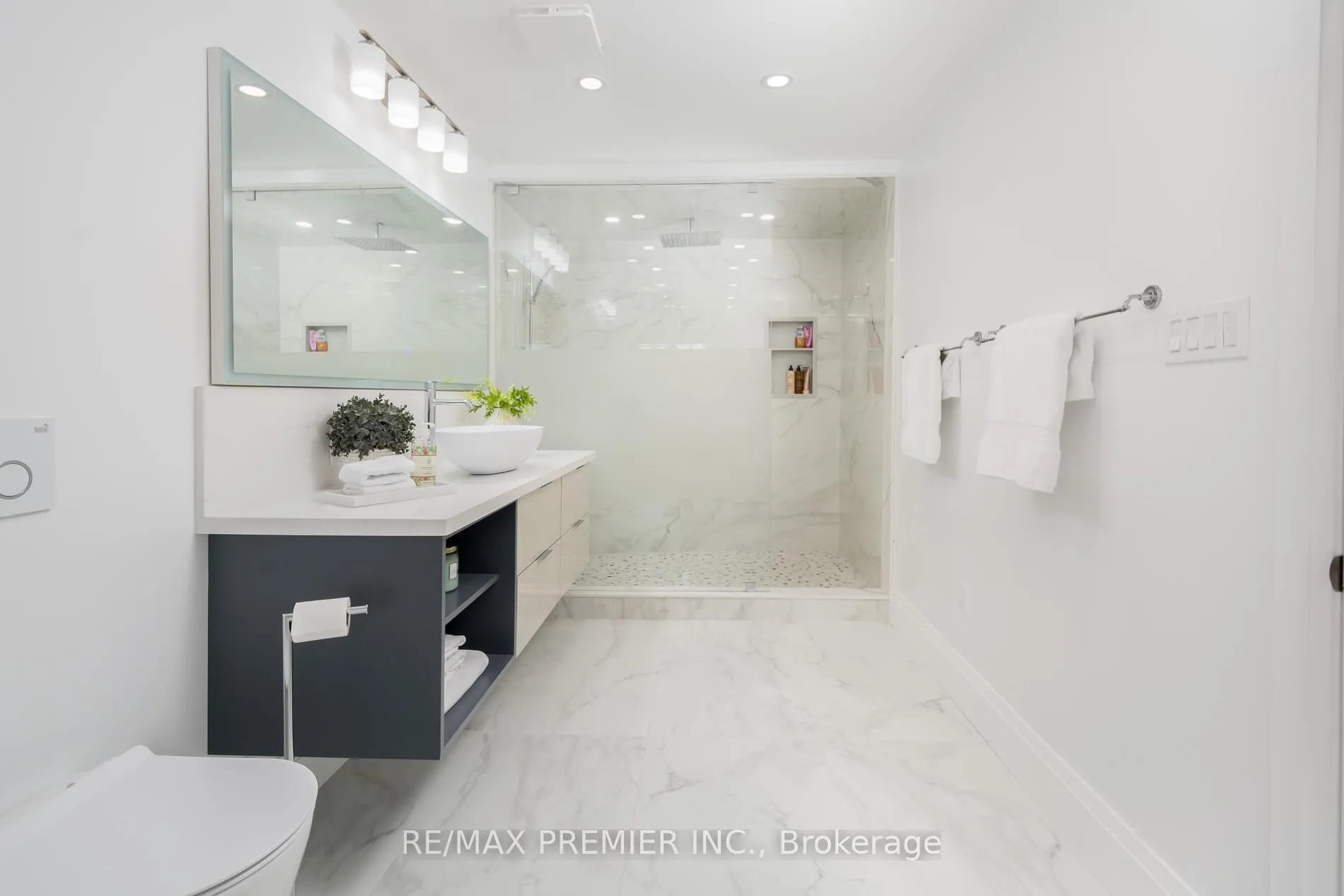 Photo 24 of 128 Clarence Street, Vaughan, West Woodbridge — HOMEH