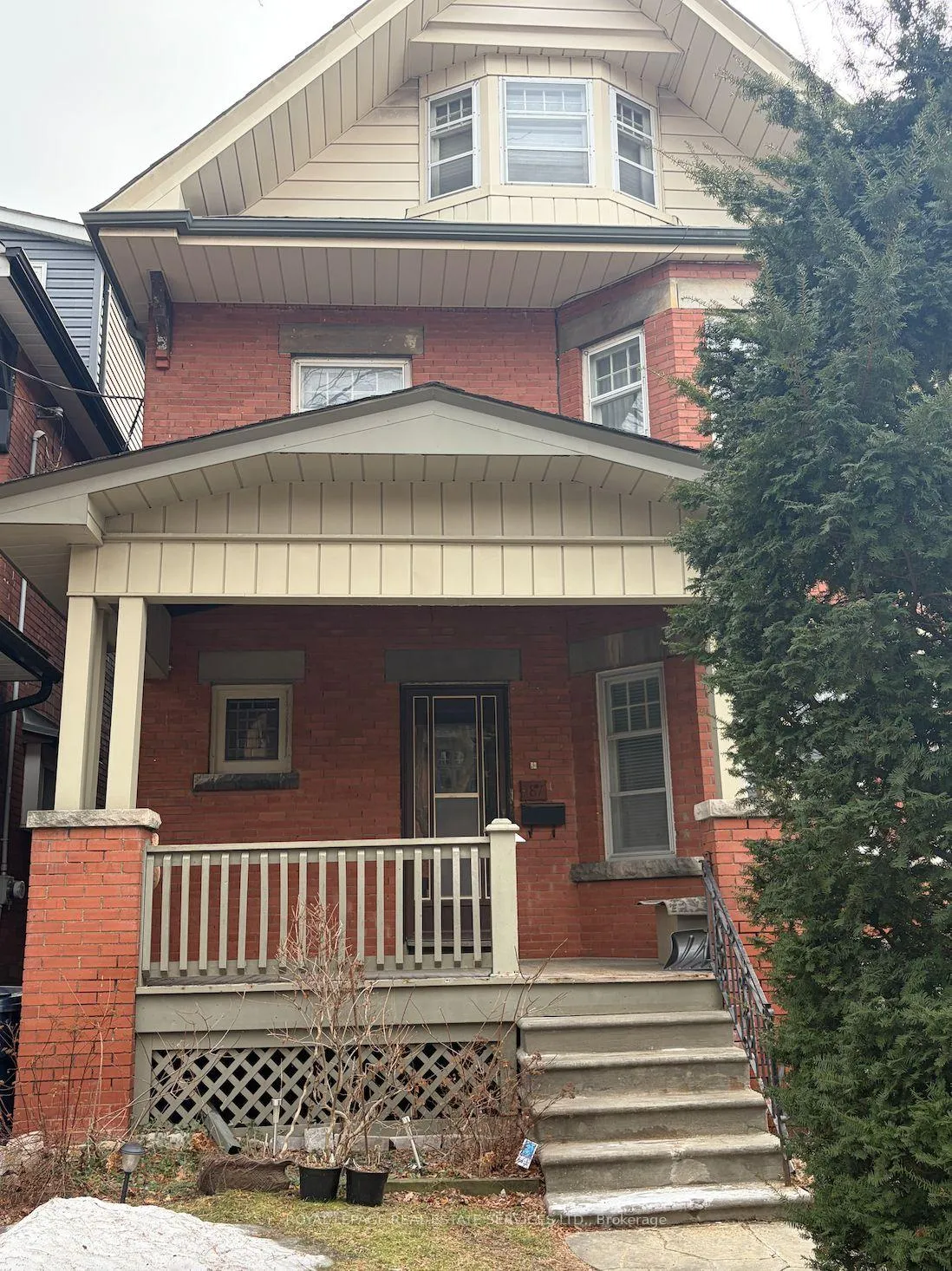 Front of Unit Main, 187 Geoffrey Street