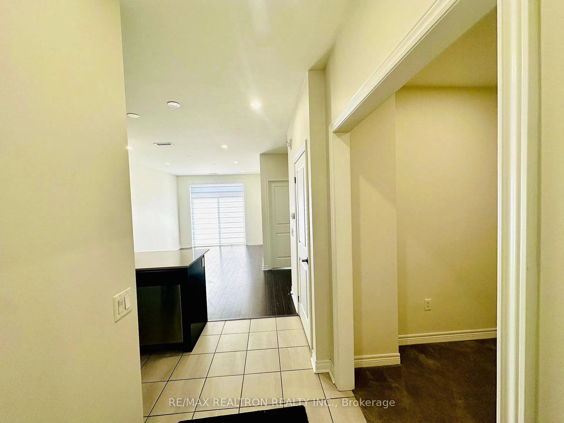 Photo 3 of Unit 112, 7325 Markham Road, Markham, Cedarwood — HOMEH