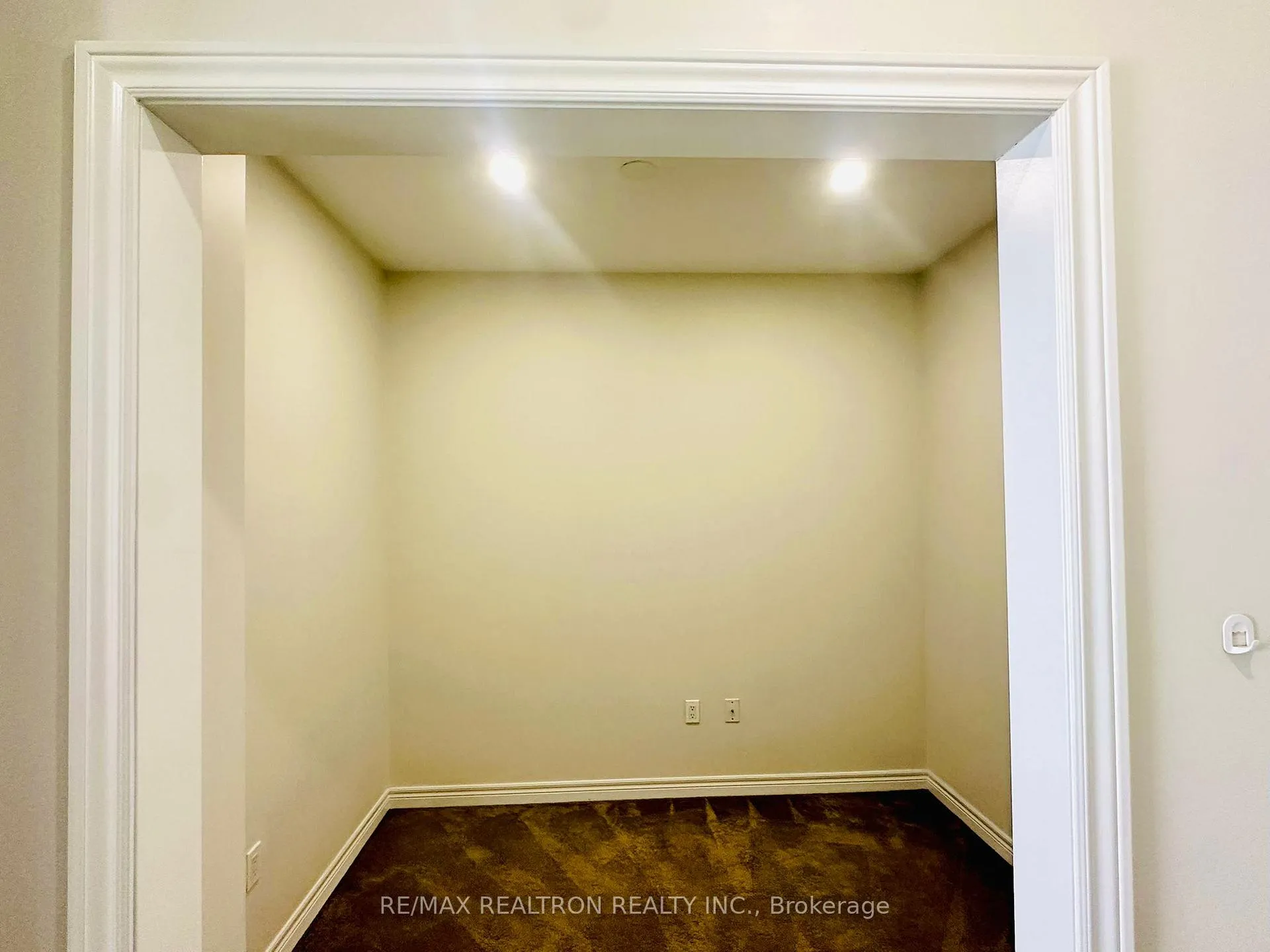 Photo 4 of Unit 112, 7325 Markham Road, Markham, Cedarwood — HOMEH