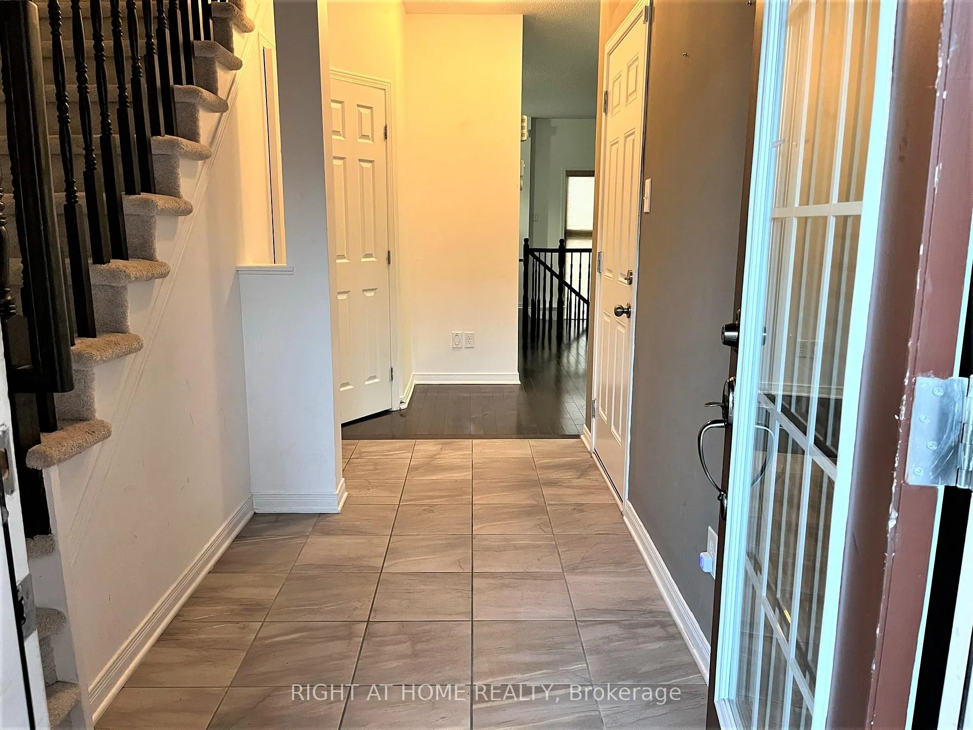 Photo 4 of 39 Dundalk Private, Ottawa, Barrhaven - Stonebridge — HOMEH