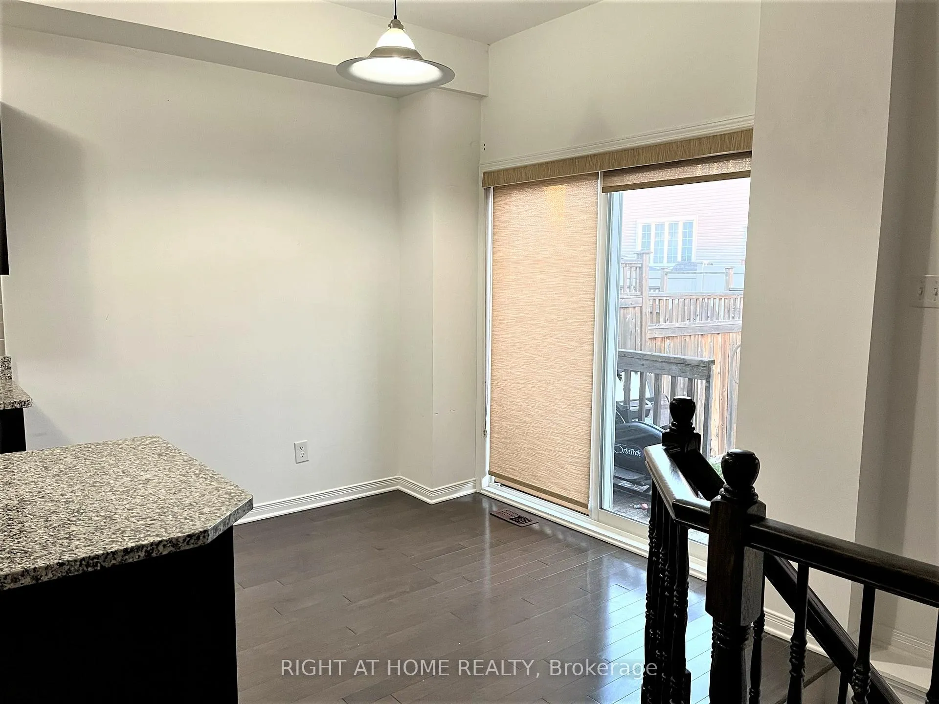 Photo 8 of 39 Dundalk Private, Ottawa, Barrhaven - Stonebridge — HOMEH