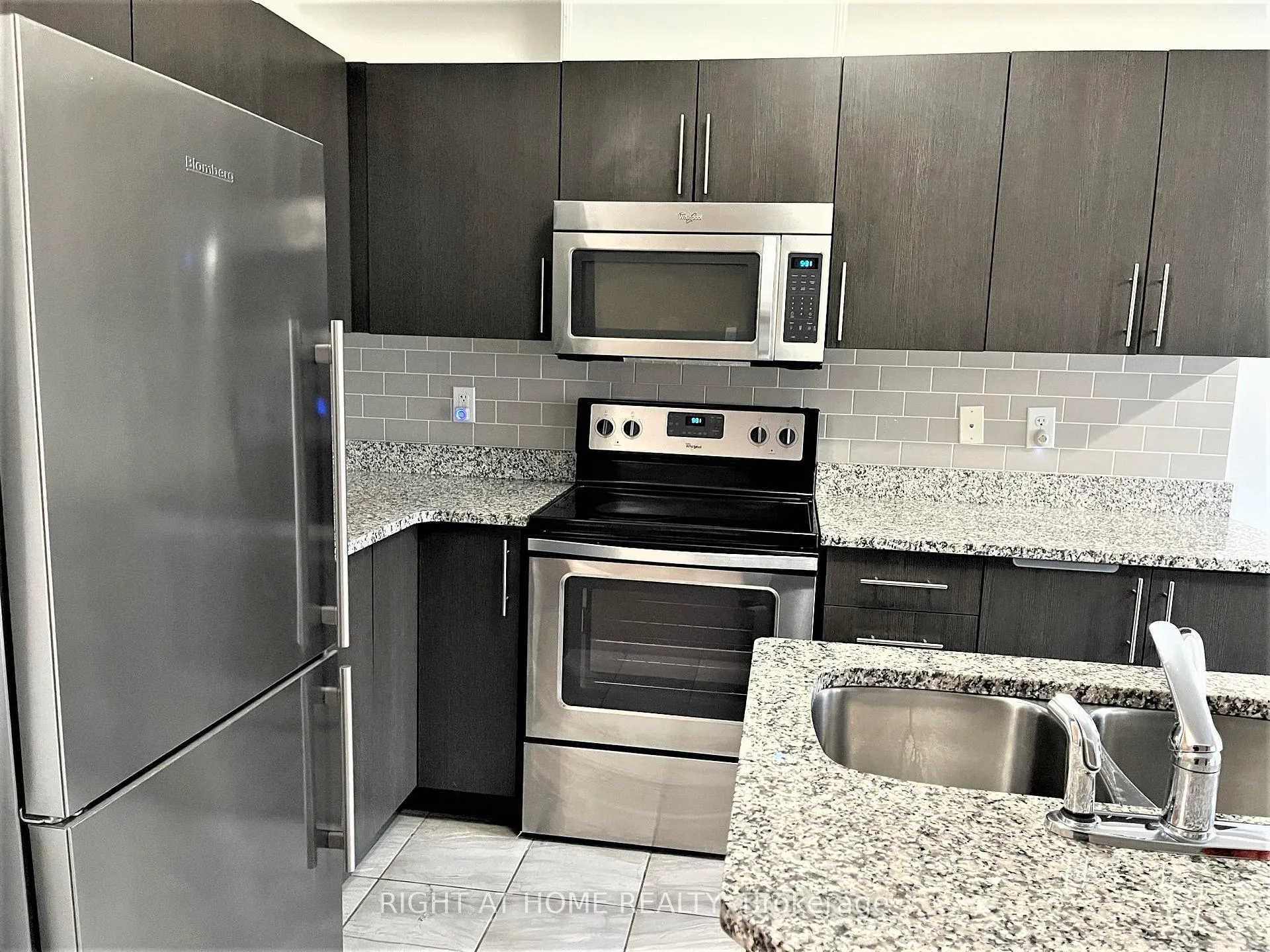 Photo 9 of 39 Dundalk Private, Ottawa, Barrhaven - Stonebridge — HOMEH