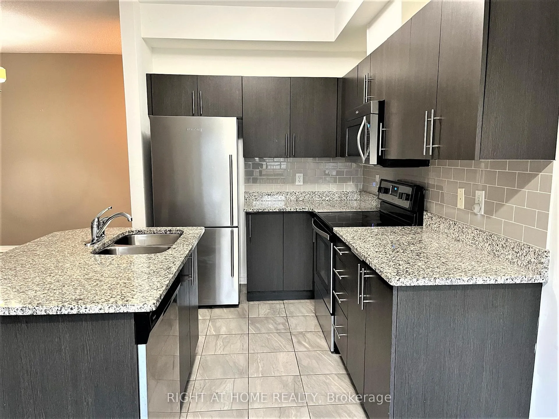 Photo 11 of 39 Dundalk Private, Ottawa, Barrhaven - Stonebridge — HOMEH