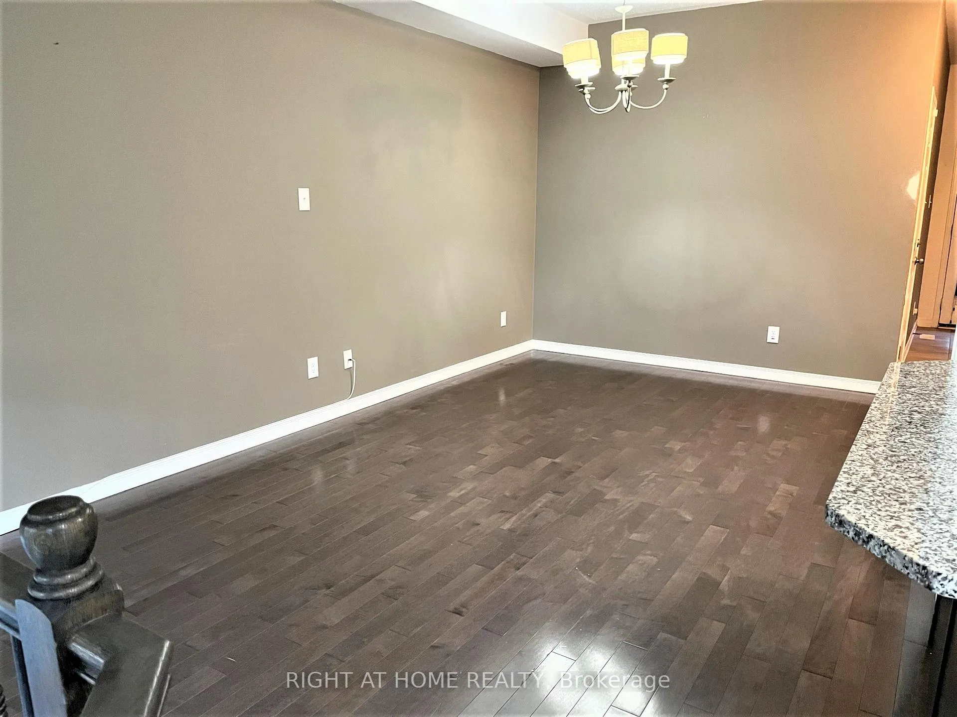 Photo 13 of 39 Dundalk Private, Ottawa, Barrhaven - Stonebridge — HOMEH