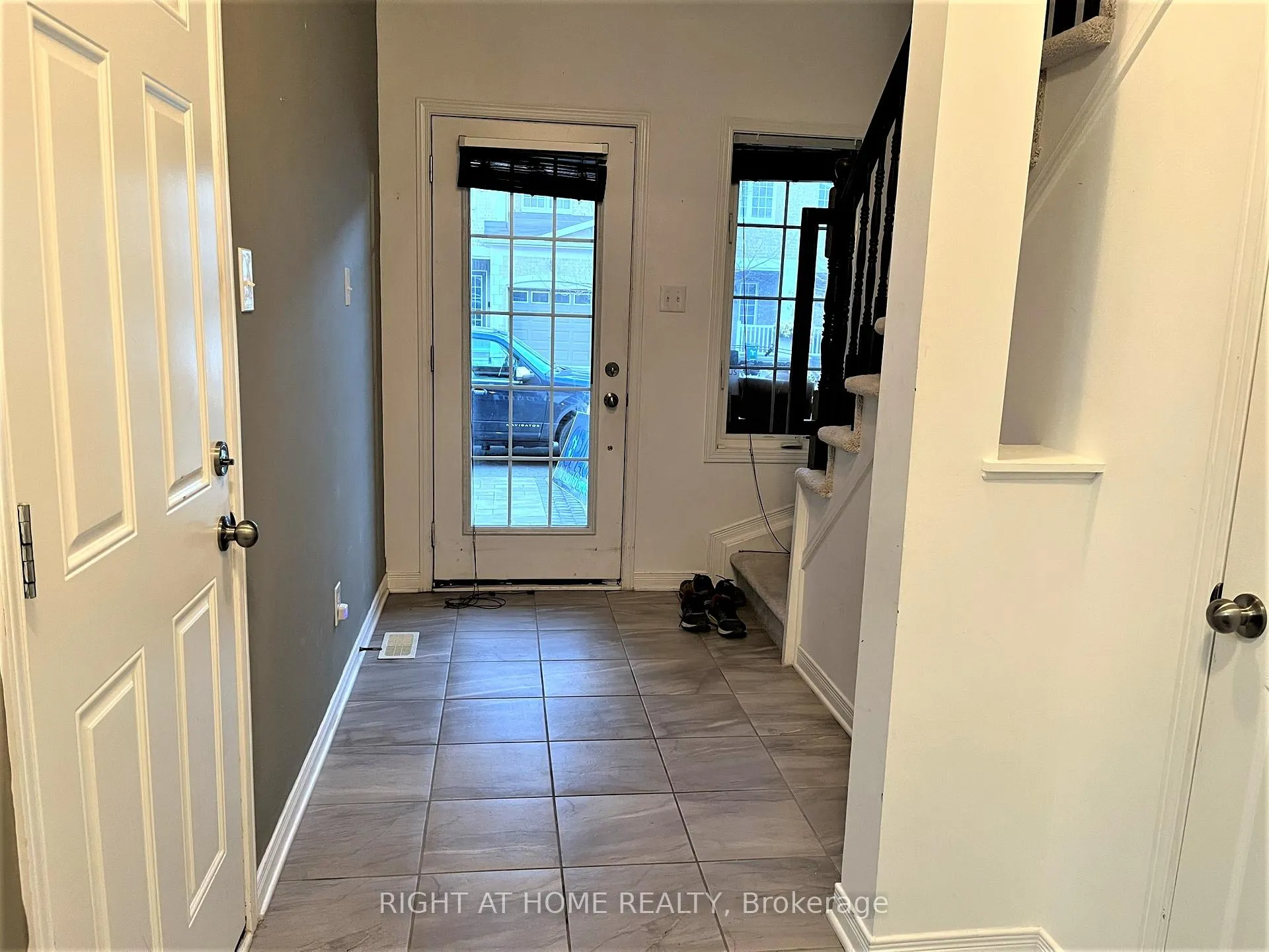 Photo 14 of 39 Dundalk Private, Ottawa, Barrhaven - Stonebridge — HOMEH