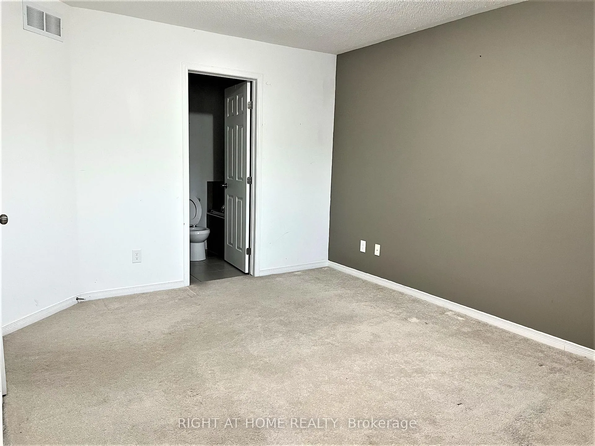 Photo 17 of 39 Dundalk Private, Ottawa, Barrhaven - Stonebridge — HOMEH