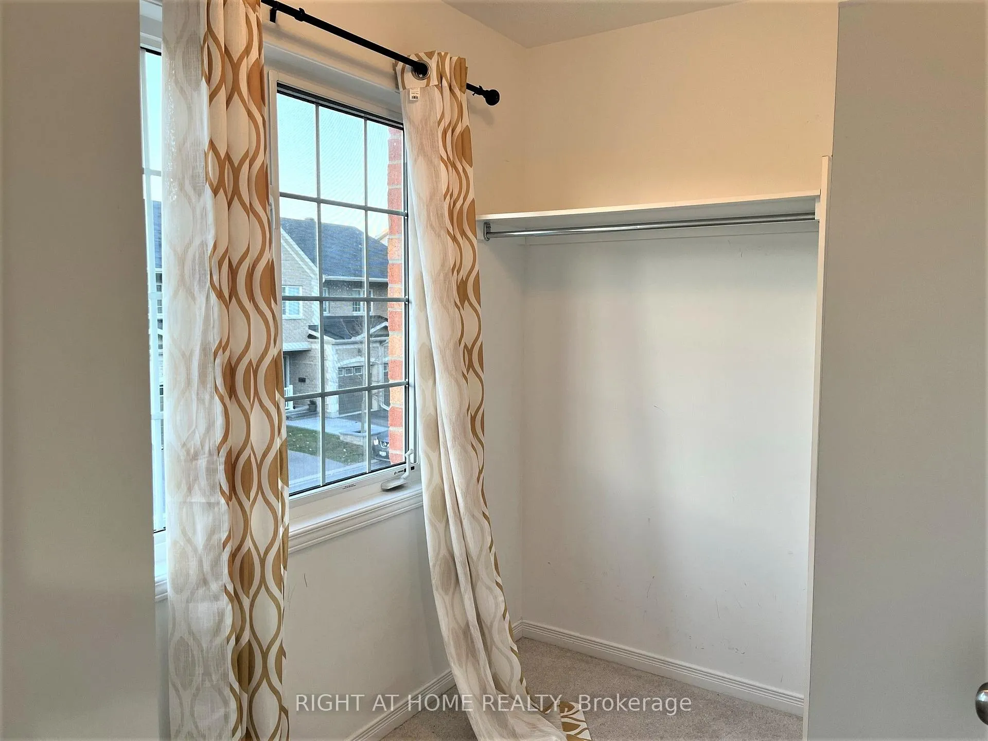 Photo 20 of 39 Dundalk Private, Ottawa, Barrhaven - Stonebridge — HOMEH