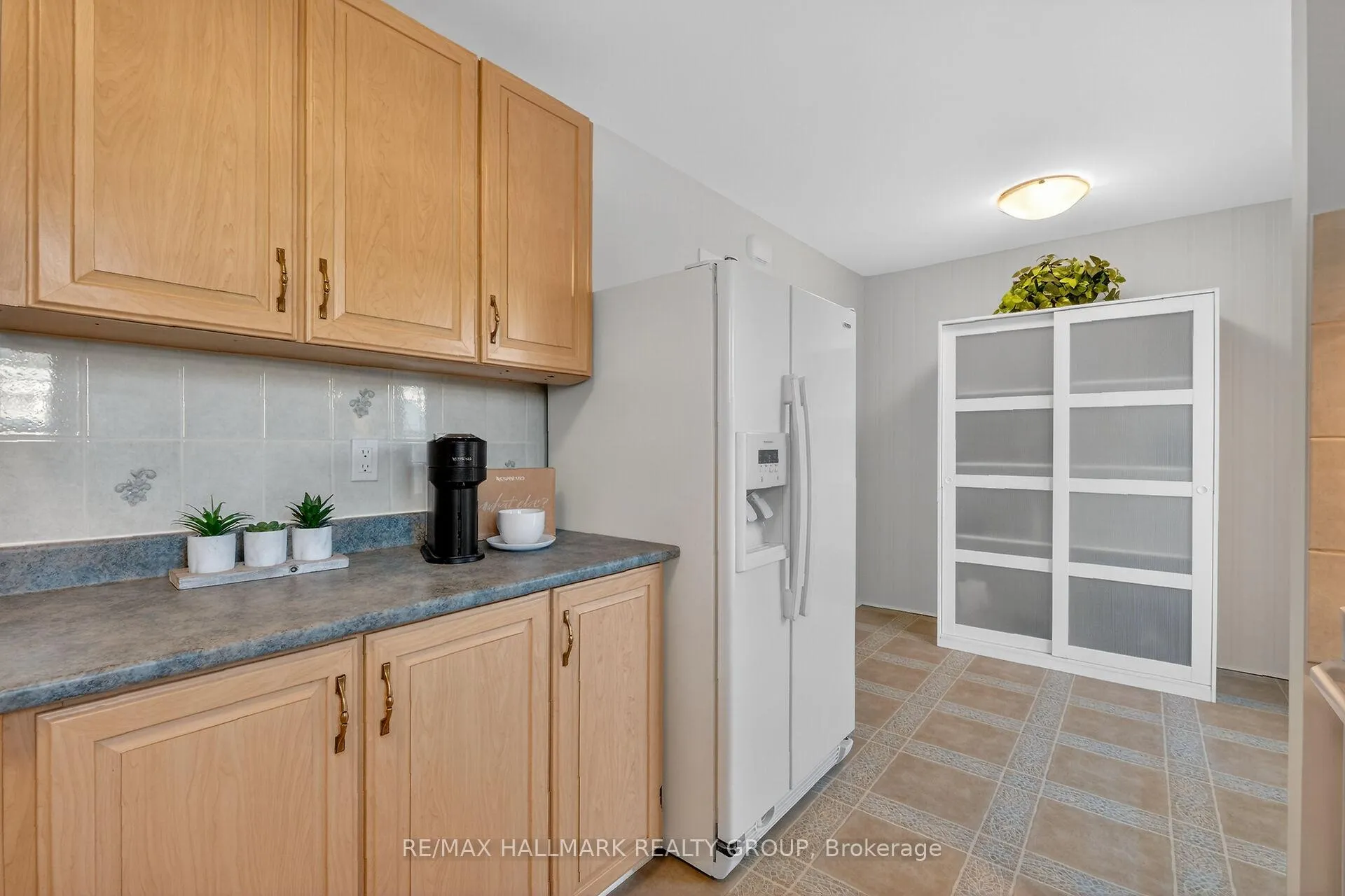 Photo 17 of Unit 111, 1061 Meadowlands Drive, Ottawa, Carleton Square — HOMEH