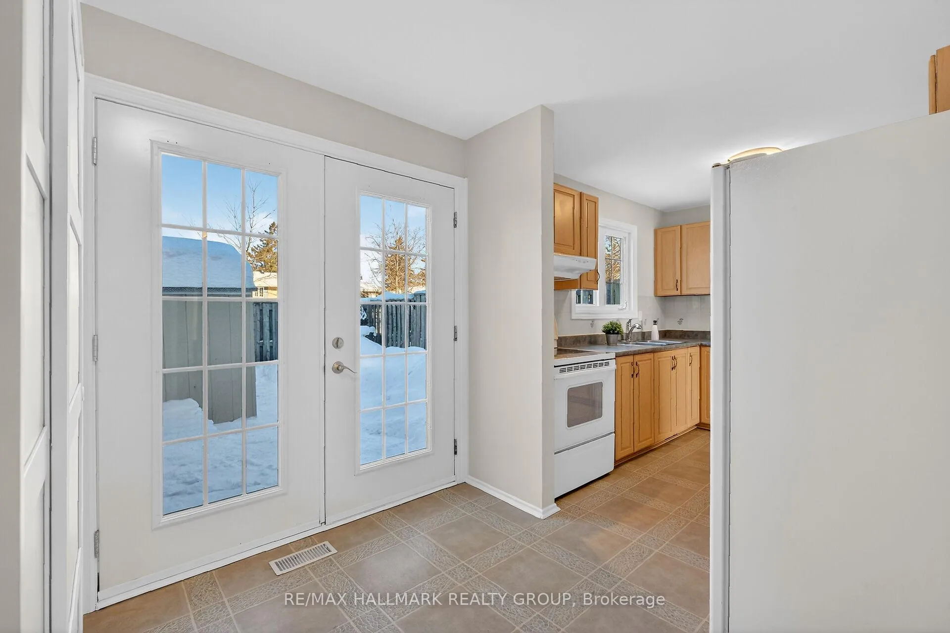 Photo 19 of Unit 111, 1061 Meadowlands Drive, Ottawa, Carleton Square — HOMEH