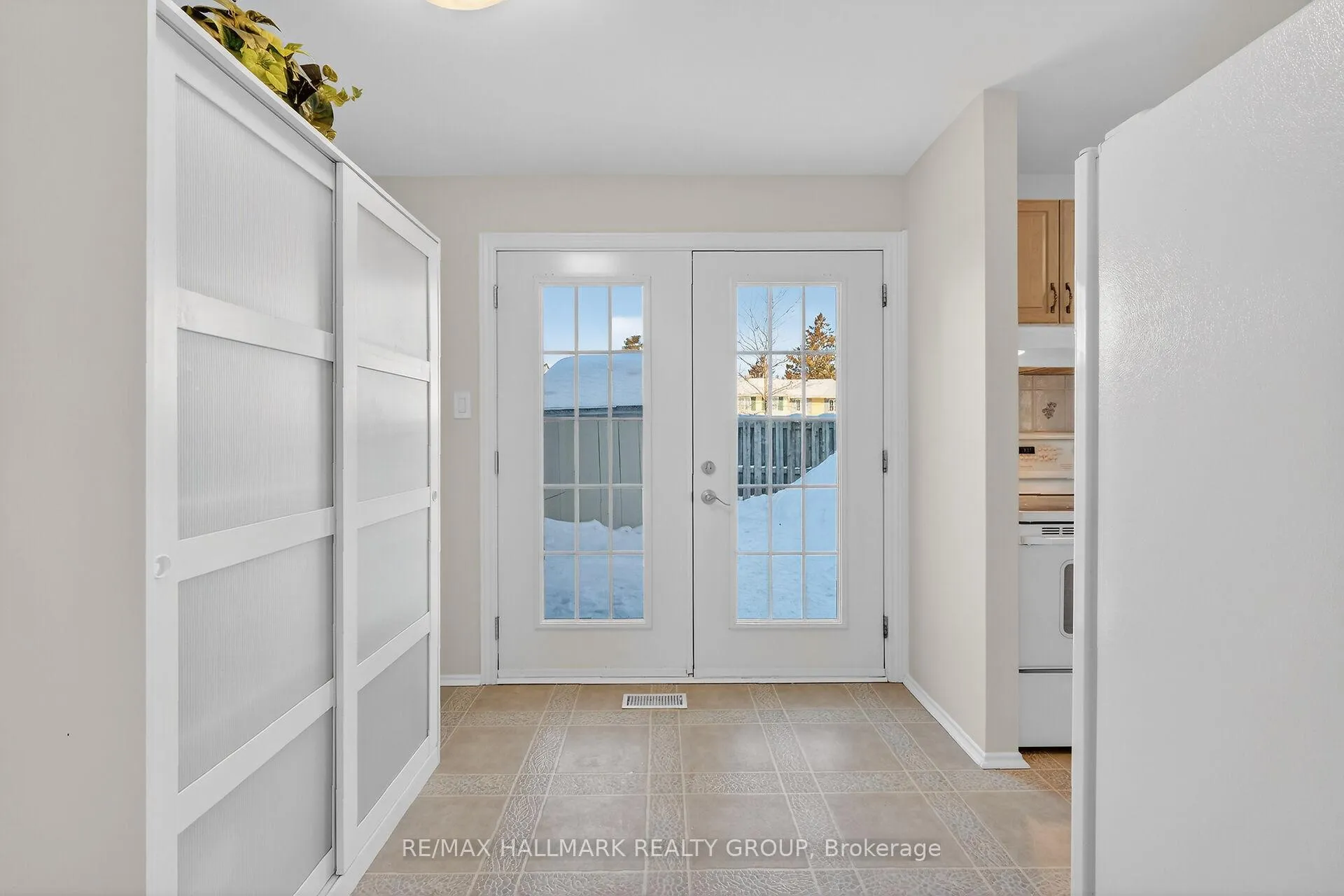 Photo 20 of Unit 111, 1061 Meadowlands Drive, Ottawa, Carleton Square — HOMEH