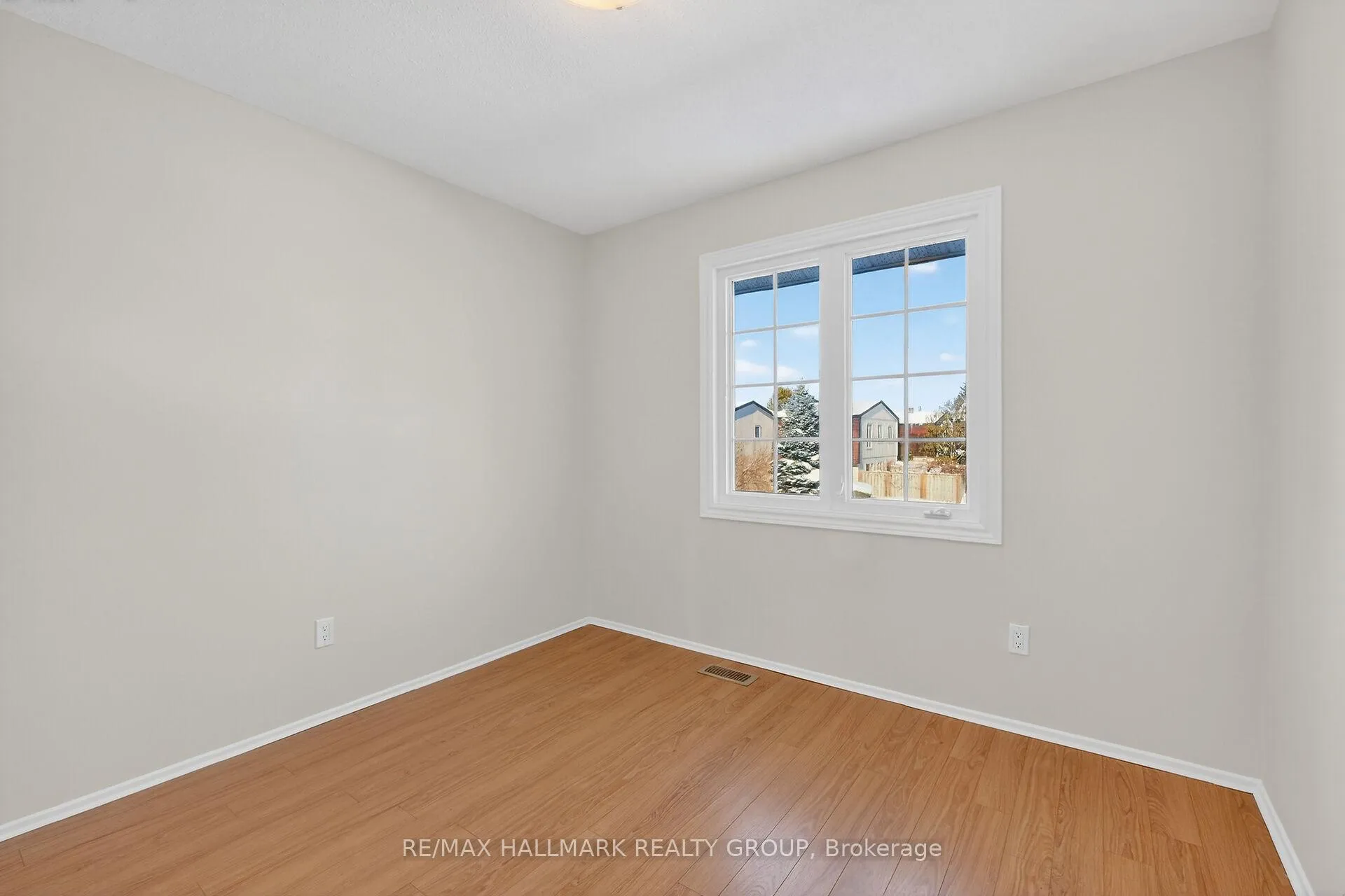 Photo 35 of Unit 111, 1061 Meadowlands Drive, Ottawa, Carleton Square — HOMEH