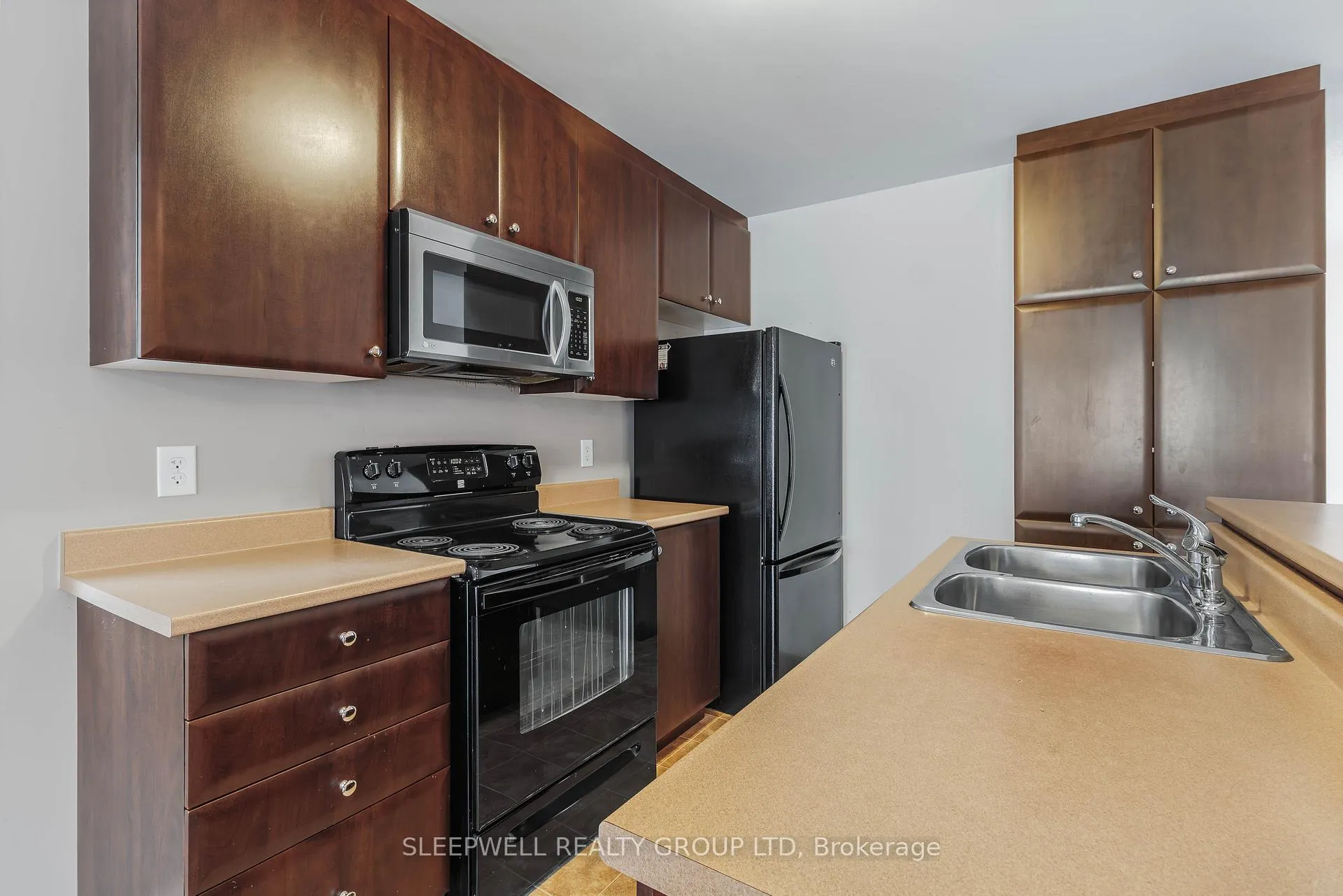 Photo 10 of 3389 Cambrian Road, Ottawa, Barrhaven - Stonebridge — HOMEH