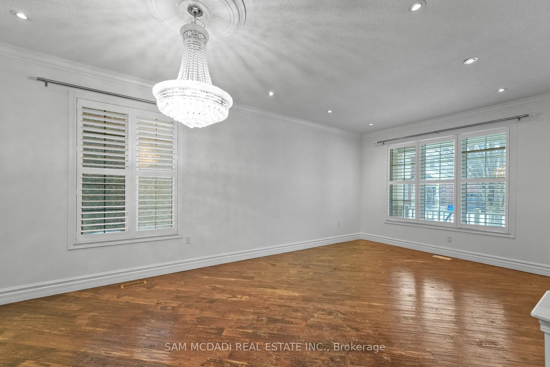 Photo 5 of Unit Upper, 424 Tonelli Lane, Milton, Harrison — HOMEH