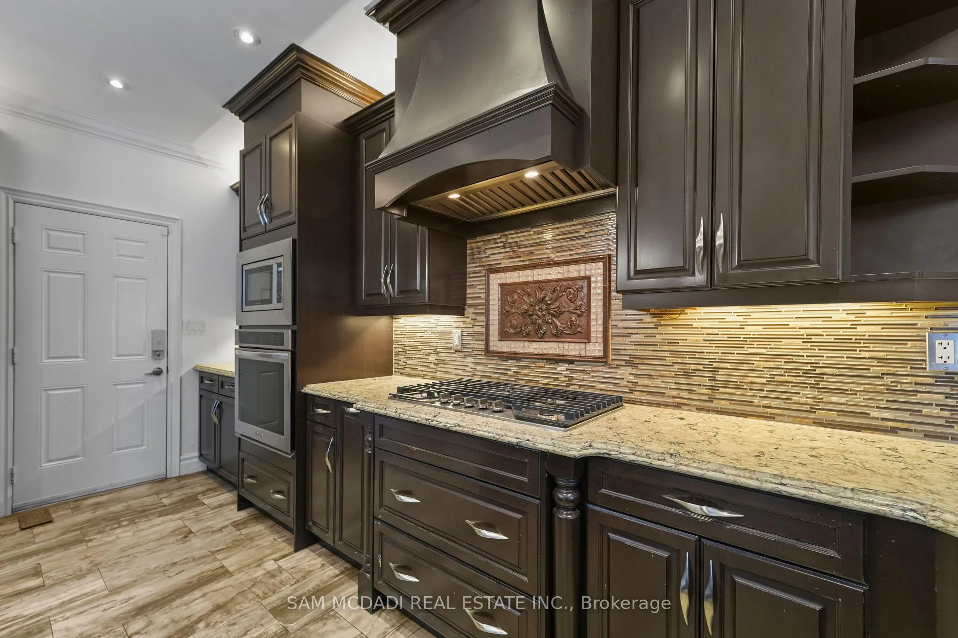 Photo 15 of Unit Upper, 424 Tonelli Lane, Milton, Harrison — HOMEH