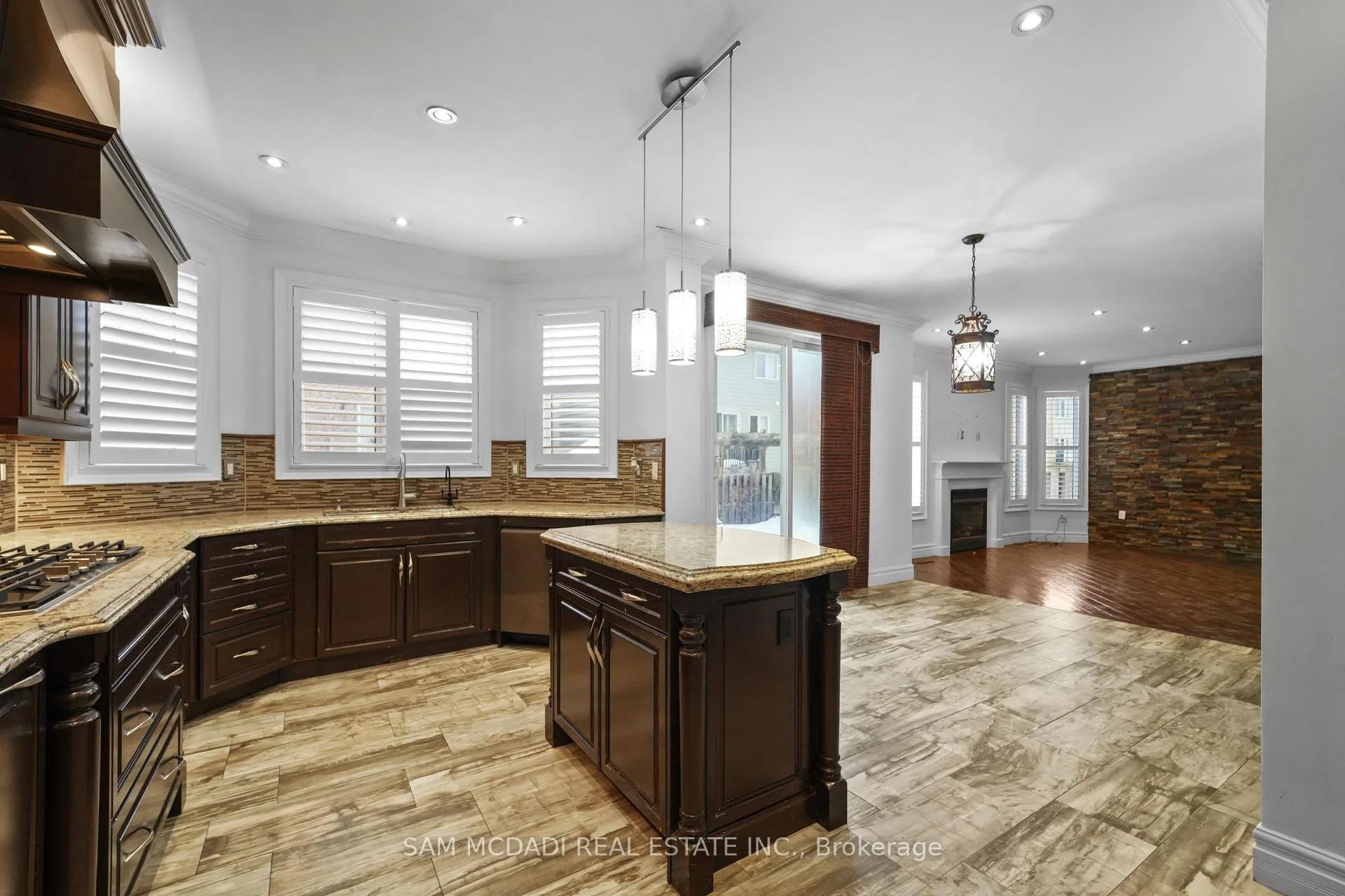 Photo 17 of Unit Upper, 424 Tonelli Lane, Milton, Harrison — HOMEH