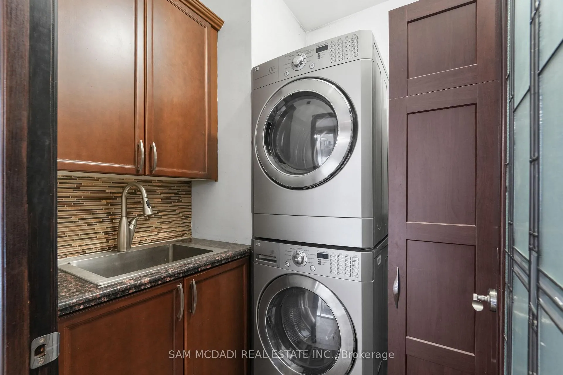 Photo 18 of Unit Upper, 424 Tonelli Lane, Milton, Harrison — HOMEH