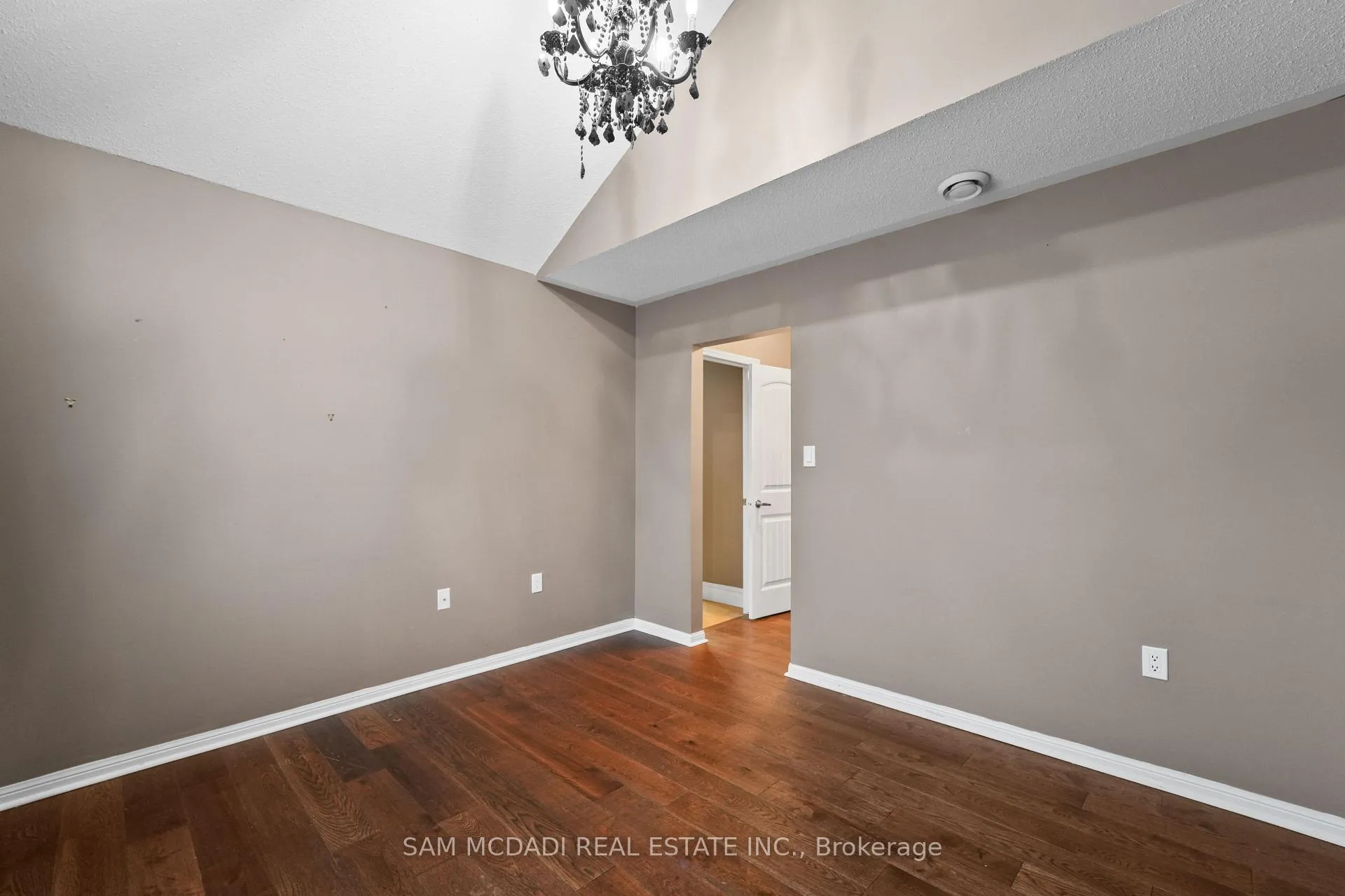 Photo 28 of Unit Upper, 424 Tonelli Lane, Milton, Harrison — HOMEH